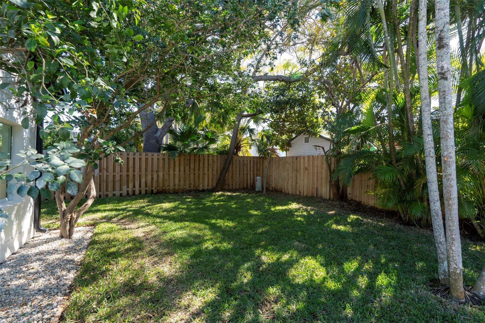 1834 BOUGAINVILLEA ST