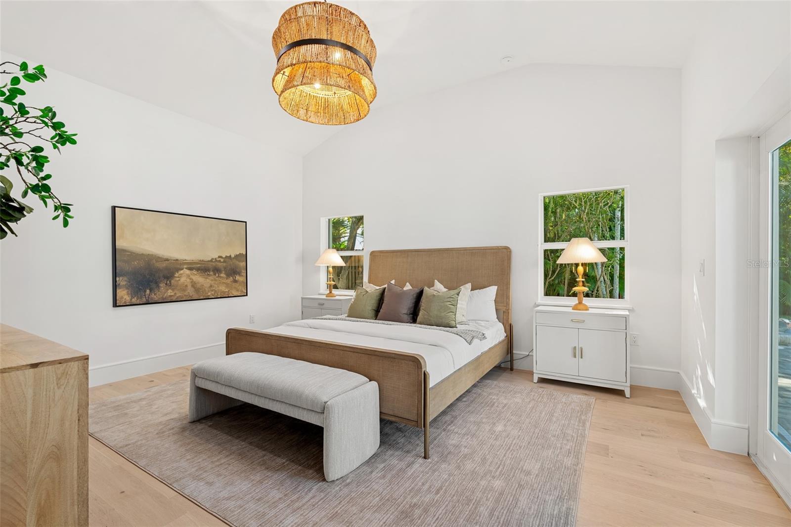 1834 BOUGAINVILLEA ST