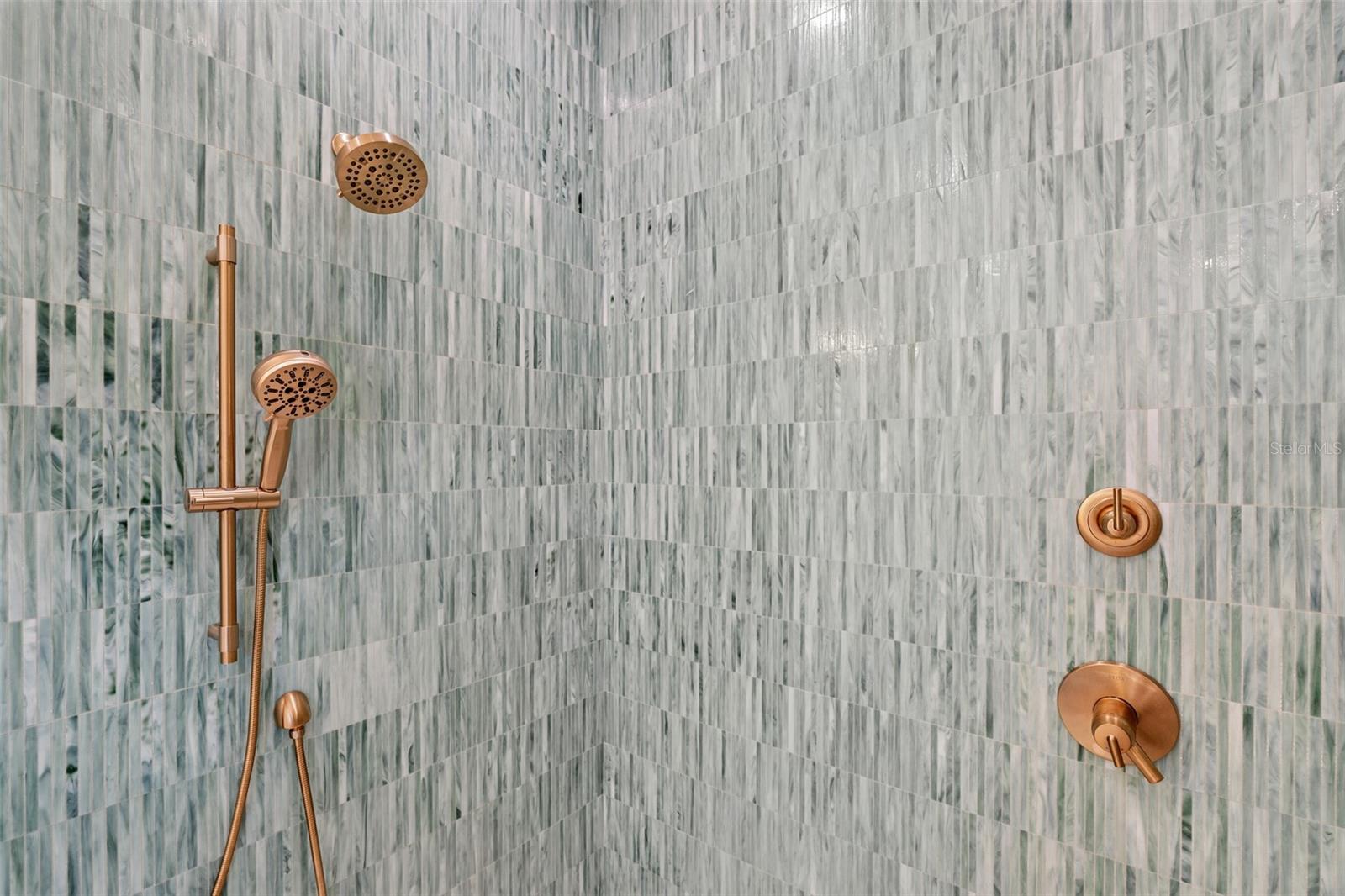 1834 BOUGAINVILLEA ST