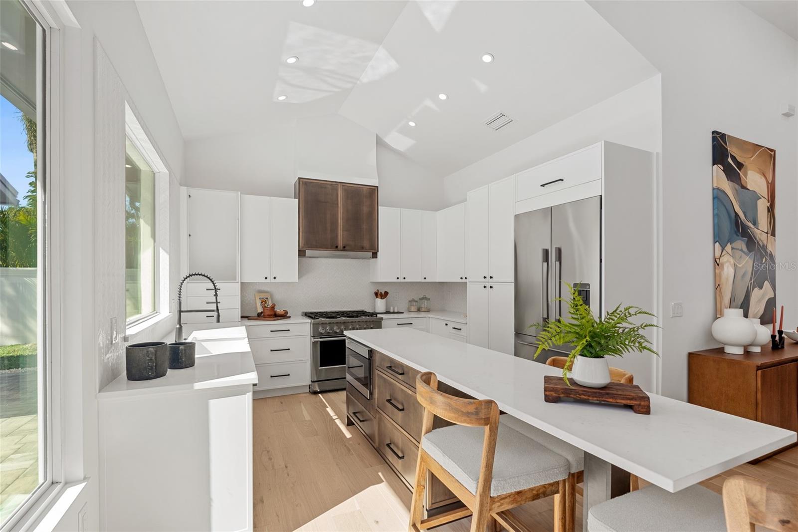 1834 BOUGAINVILLEA ST