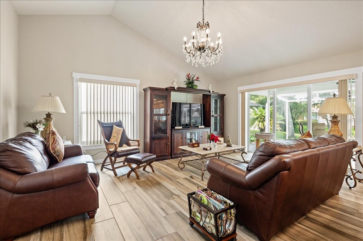 5438 DOMINICA CIR