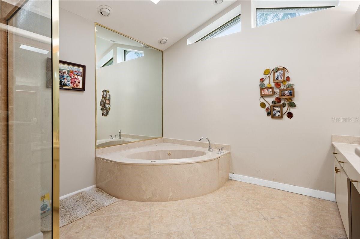 5438 DOMINICA CIR
