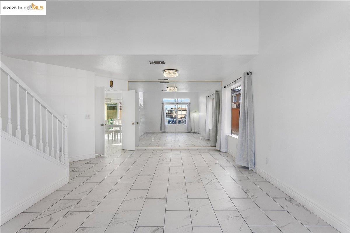 2007 Rock Springs Dr