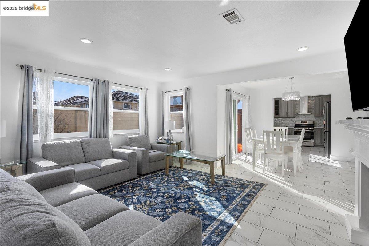 2007 Rock Springs Dr