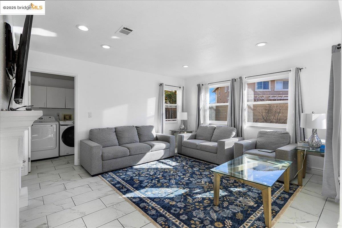 2007 Rock Springs Dr