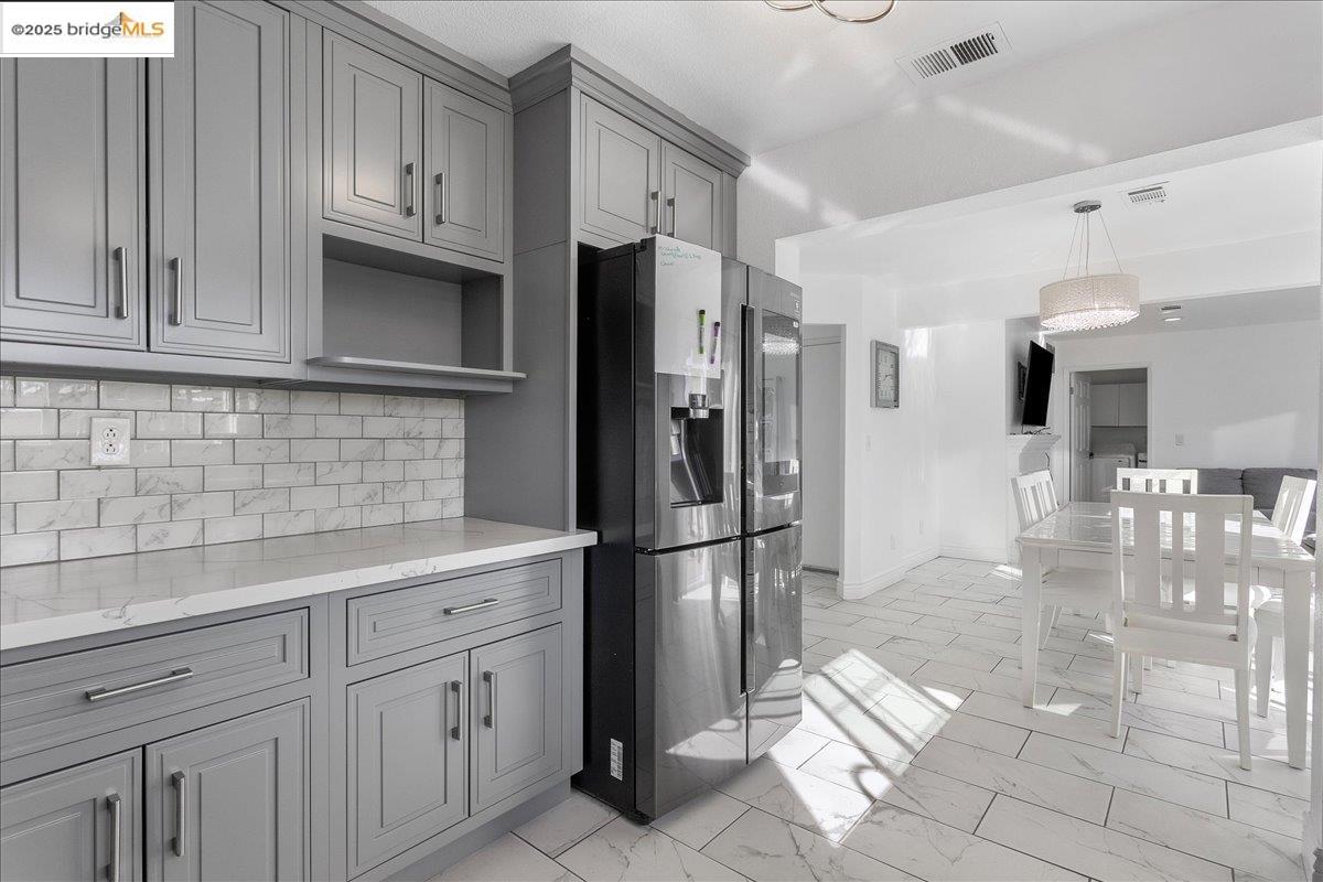 2007 Rock Springs Dr