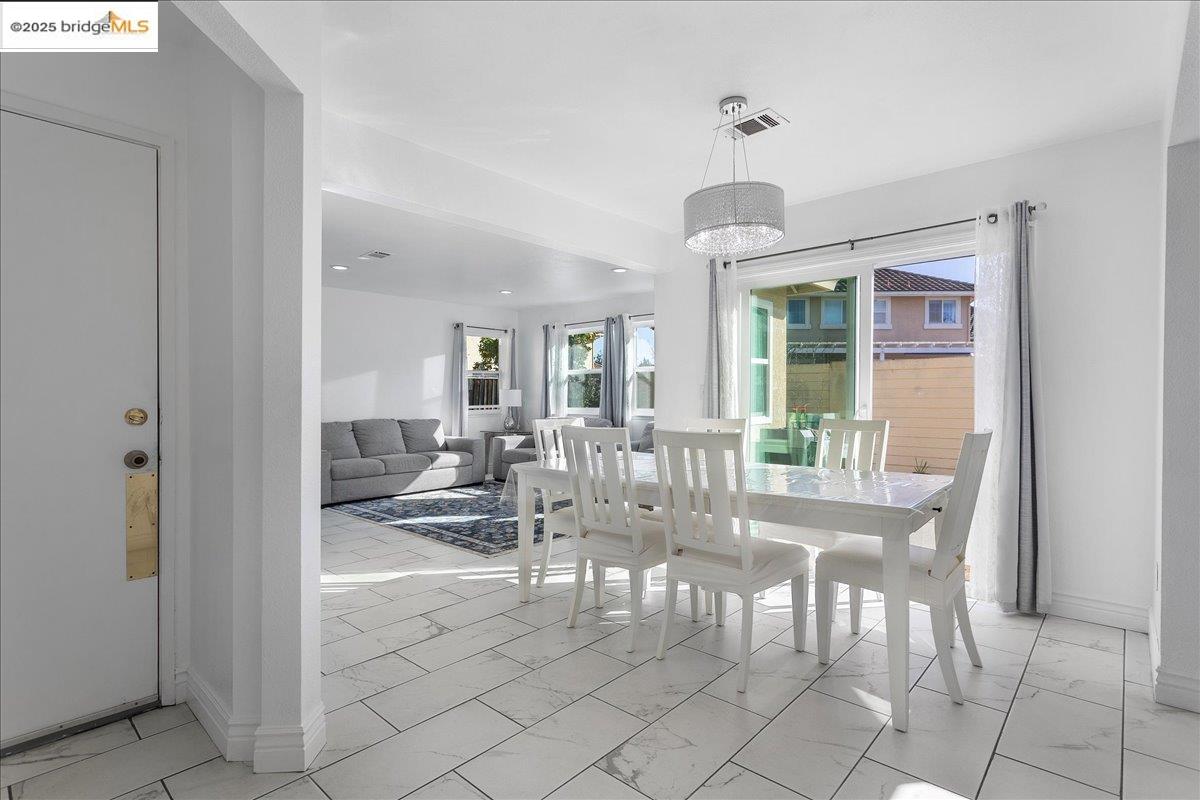 2007 Rock Springs Dr