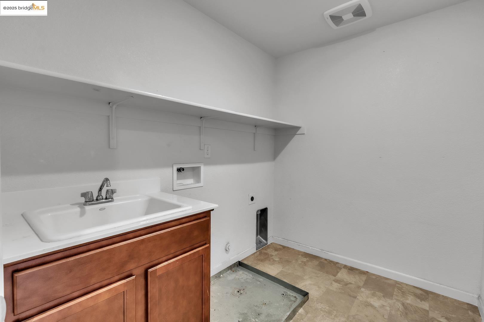 5313 Pebble Banks WAY