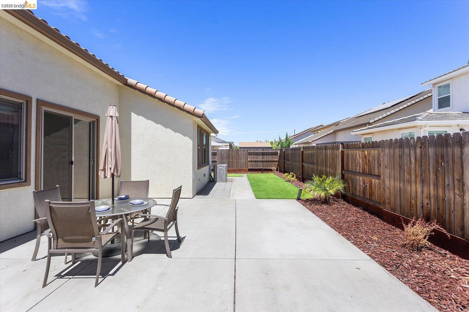 4352 Vanguard DR