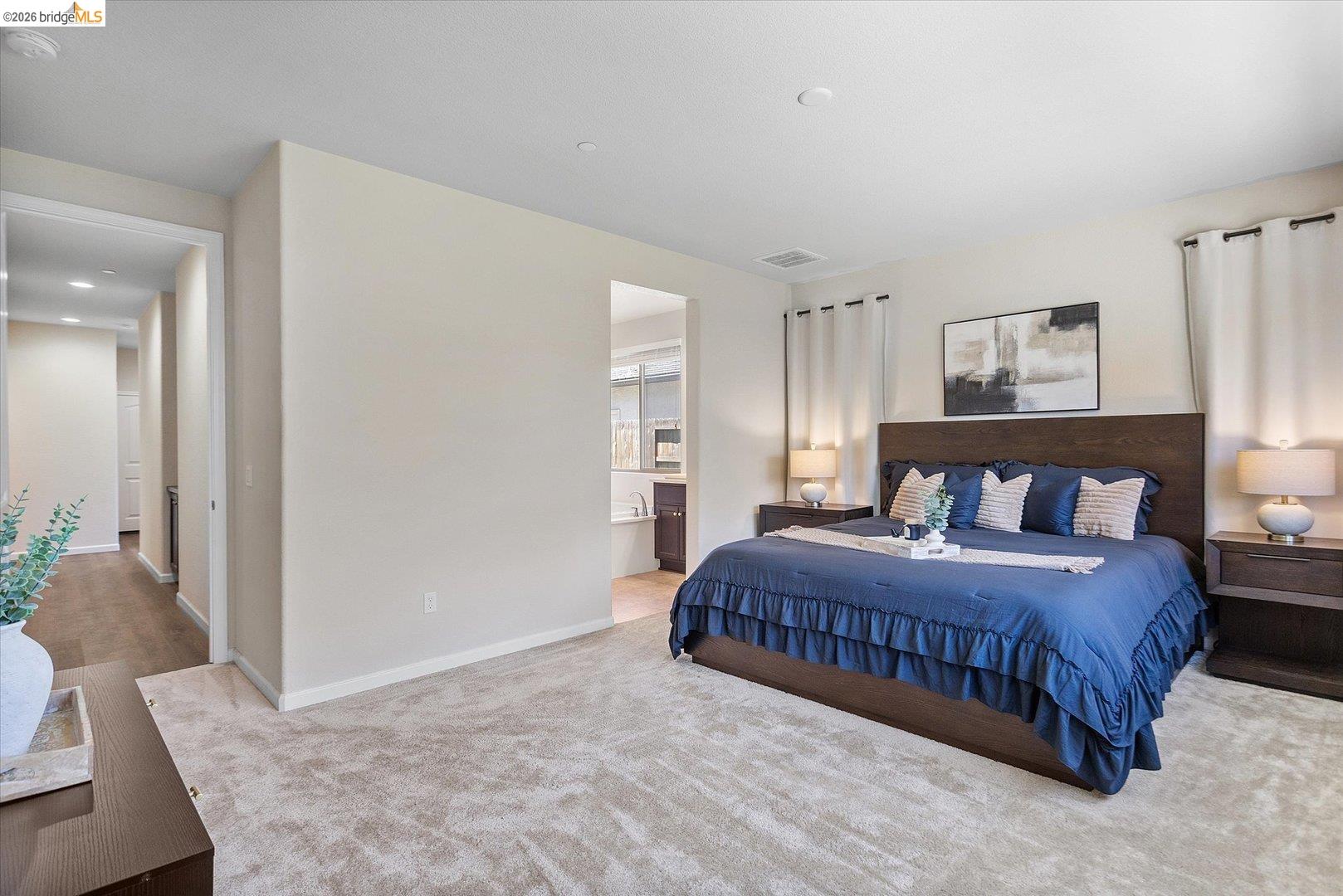 4352 Vanguard DR