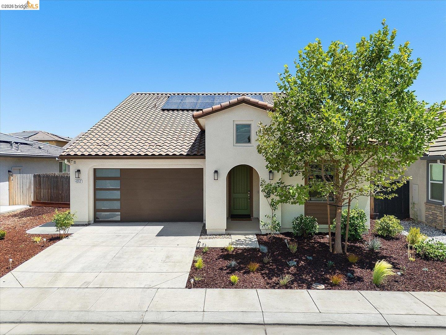4352 Vanguard DR