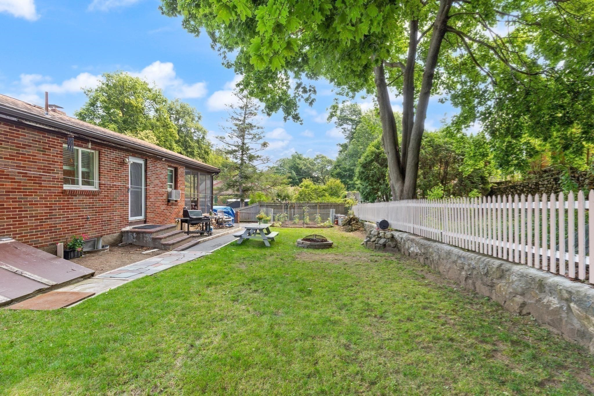 24 Taylor Rd