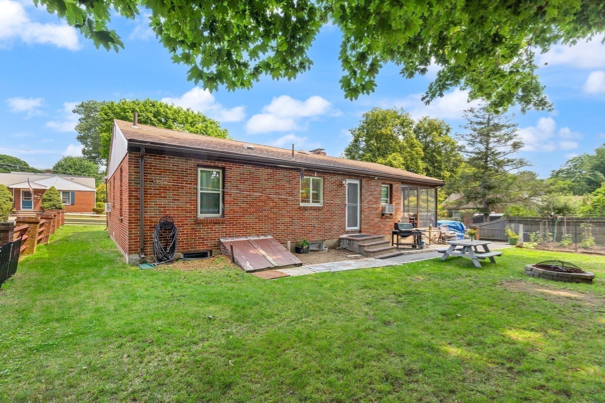 24 Taylor Rd