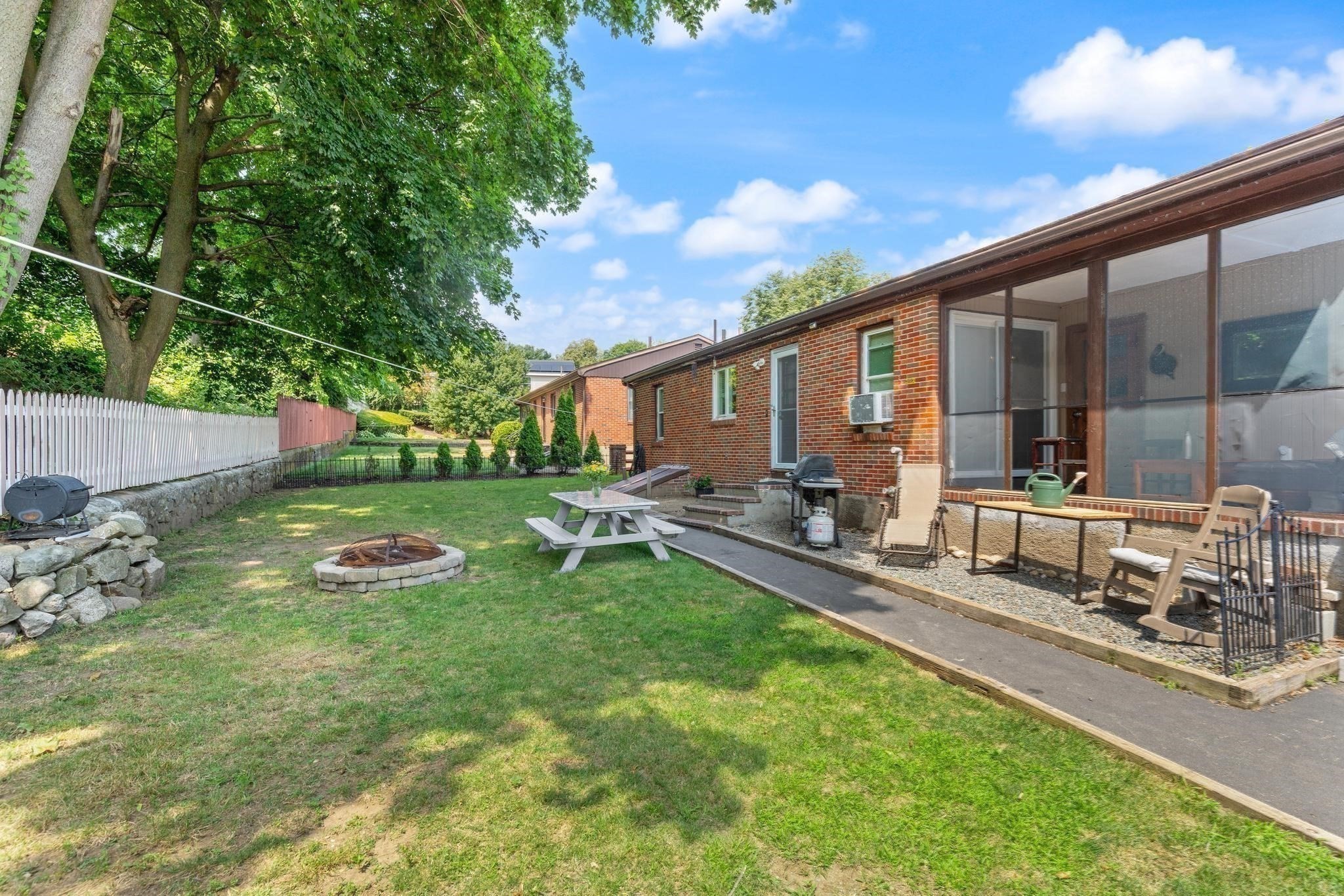 24 Taylor Rd