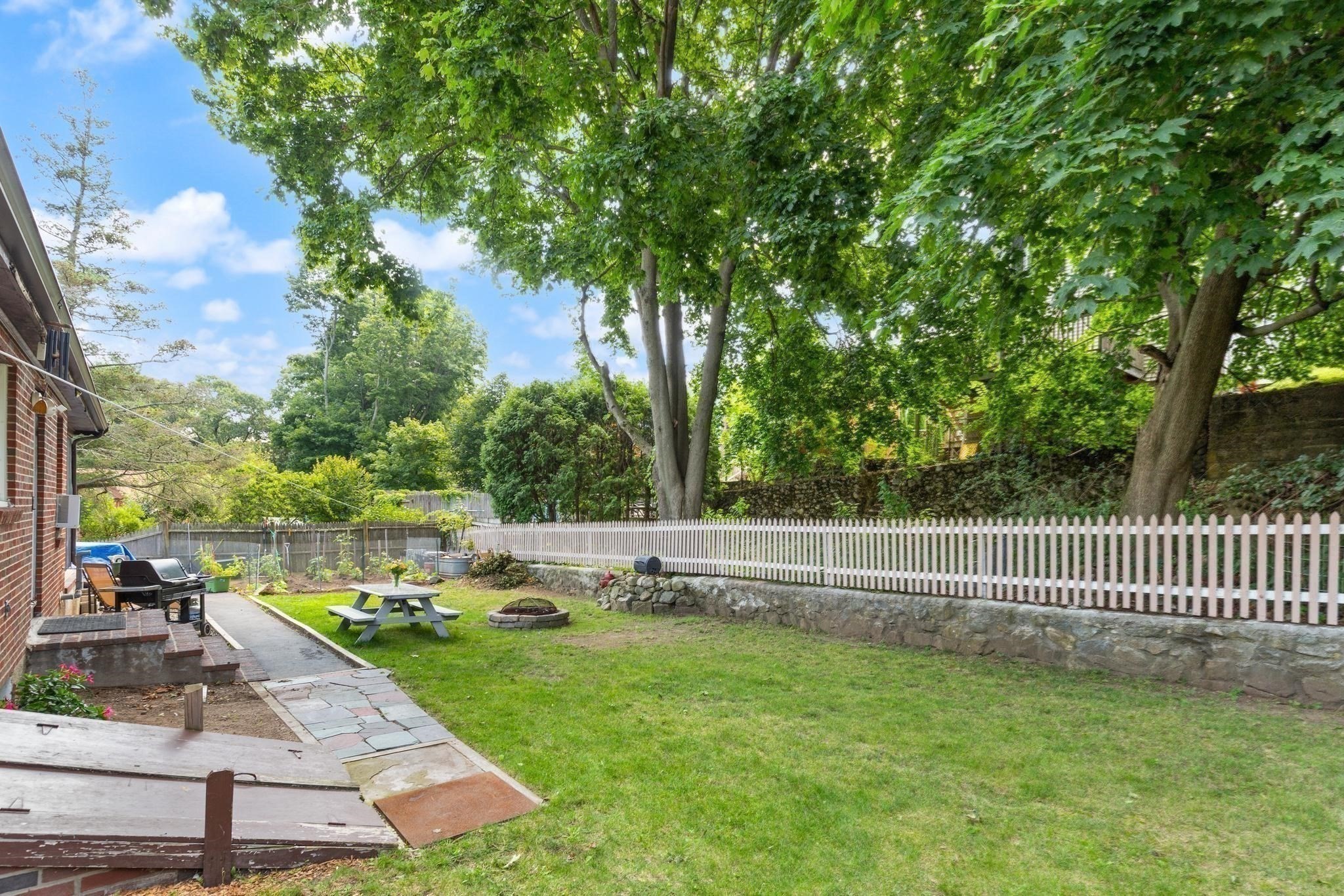 24 Taylor Rd