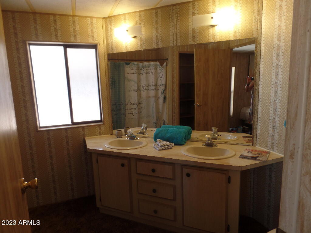 2920 E Sequoia Drive