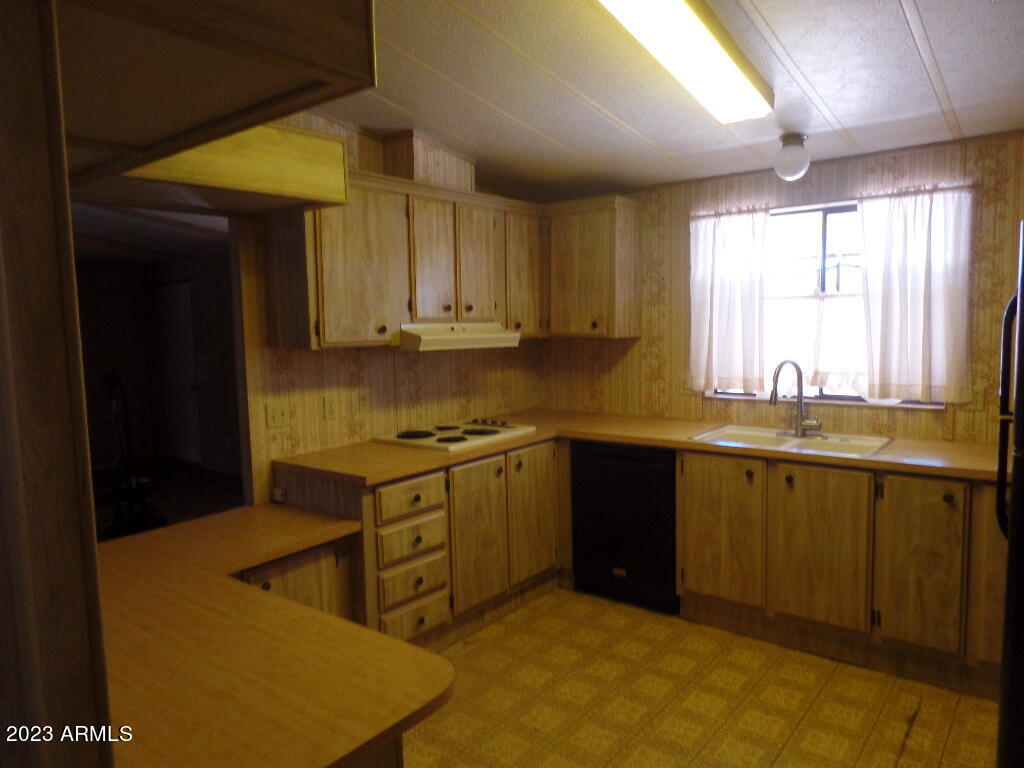 2920 E Sequoia Drive