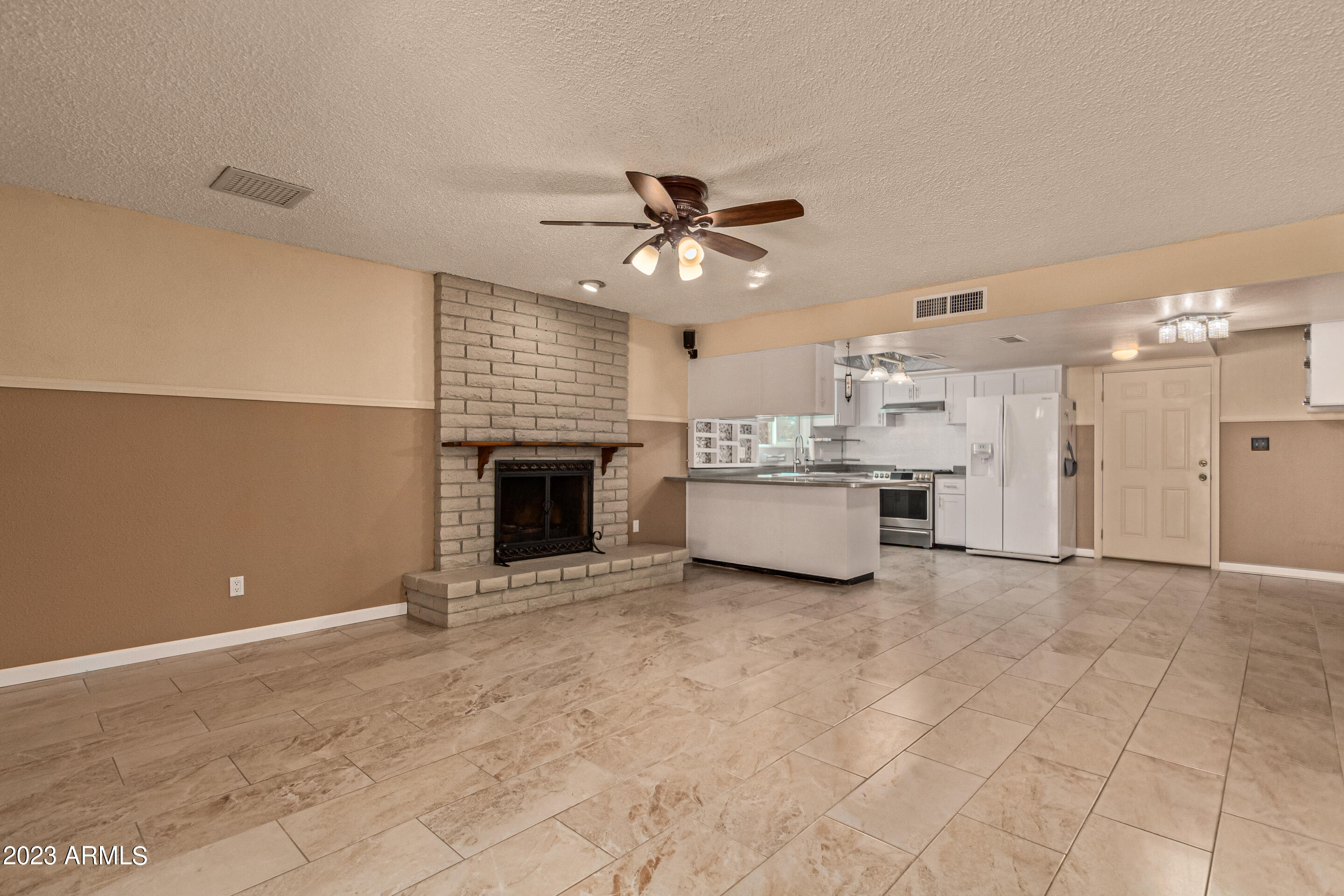 12615 N COLUMBINE Drive