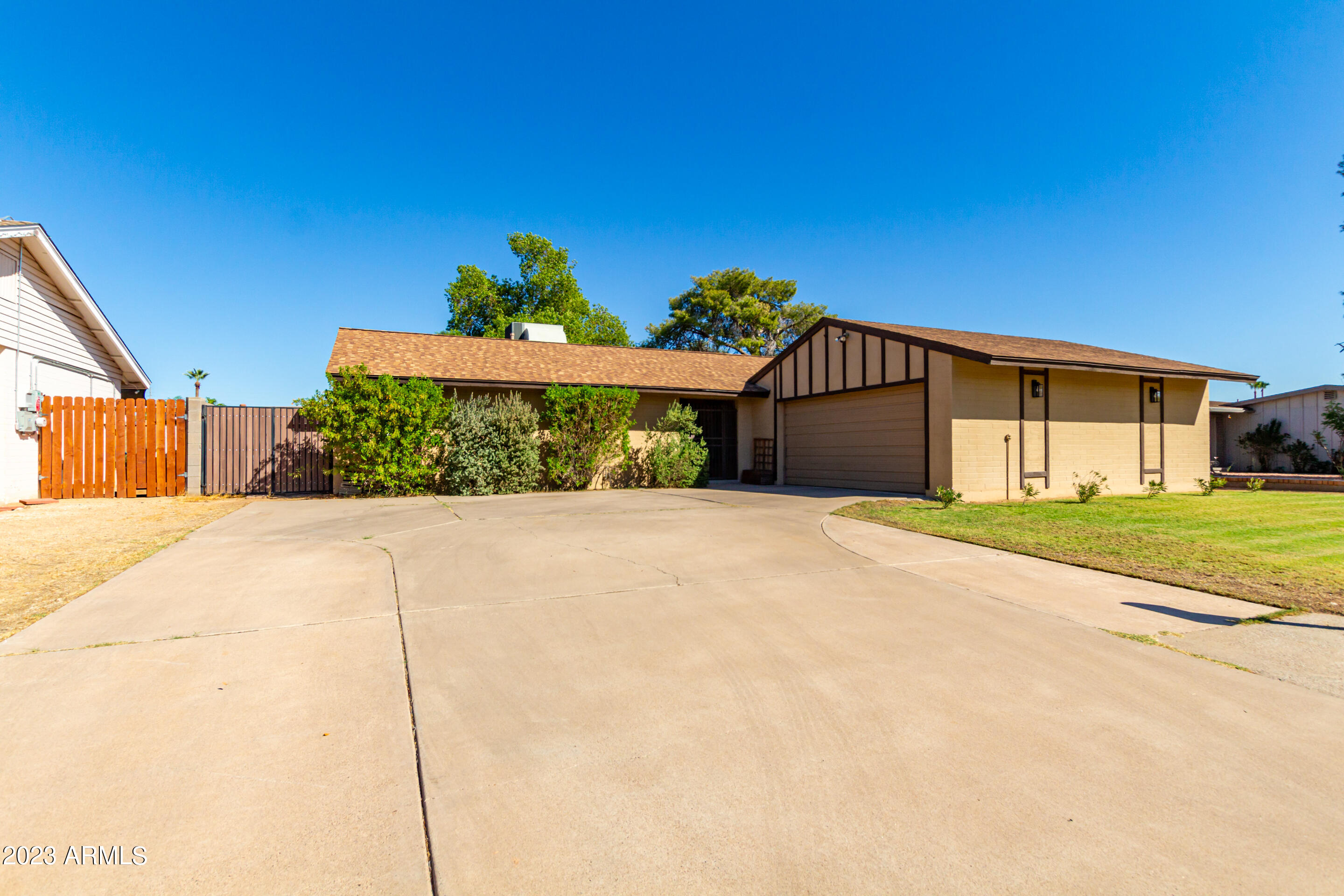 12615 N COLUMBINE Drive