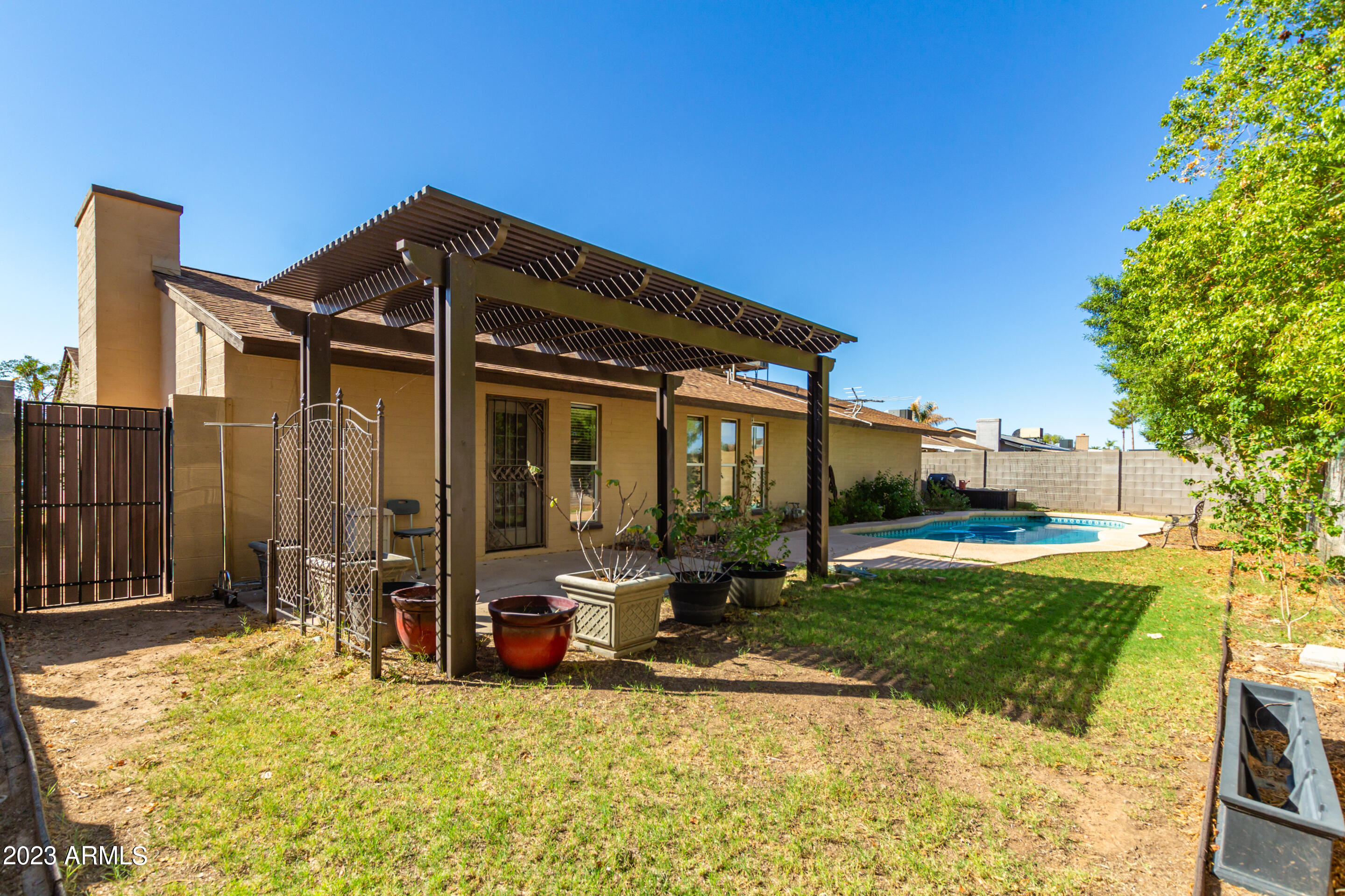 12615 N COLUMBINE Drive