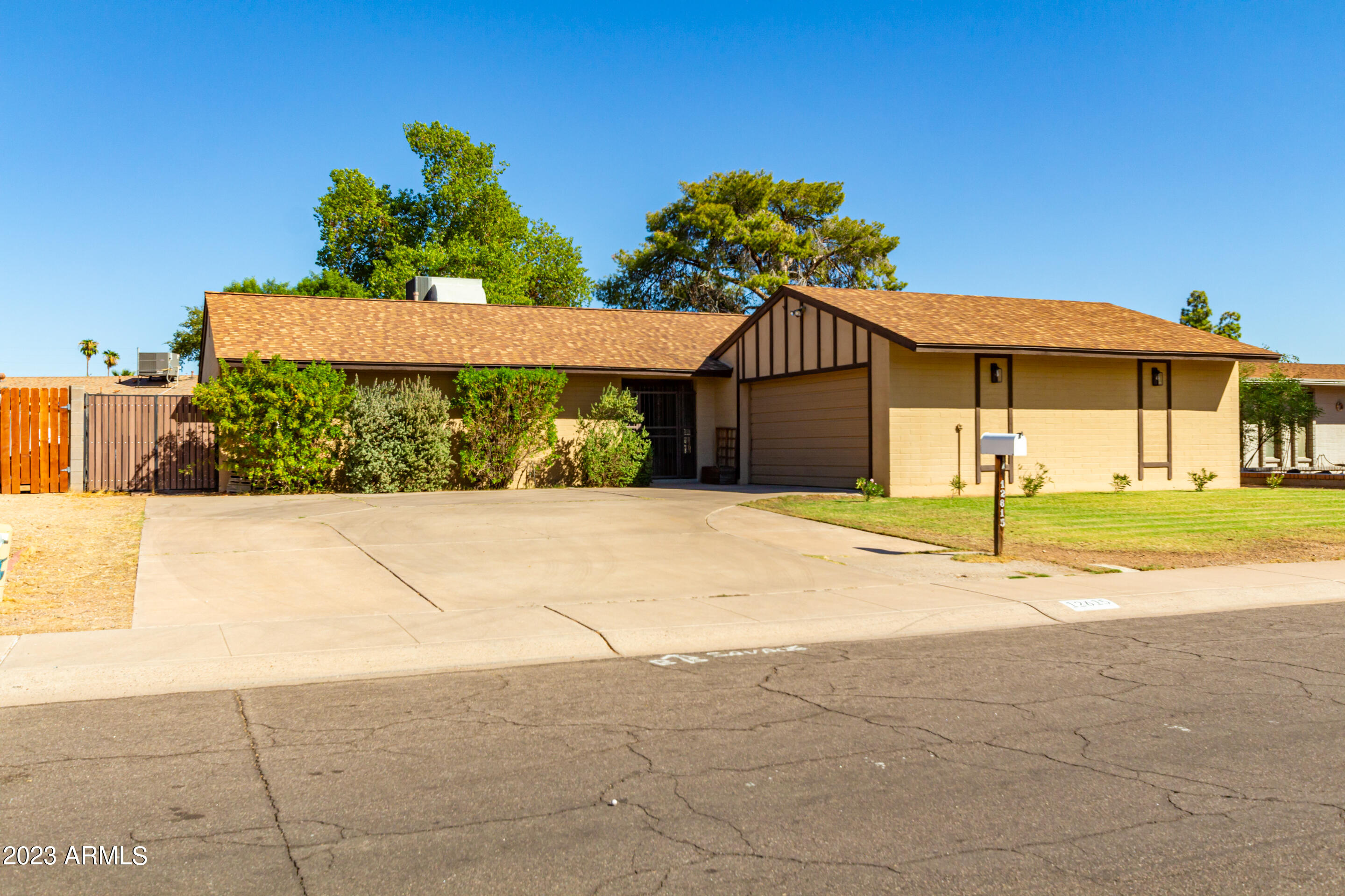 12615 N COLUMBINE Drive