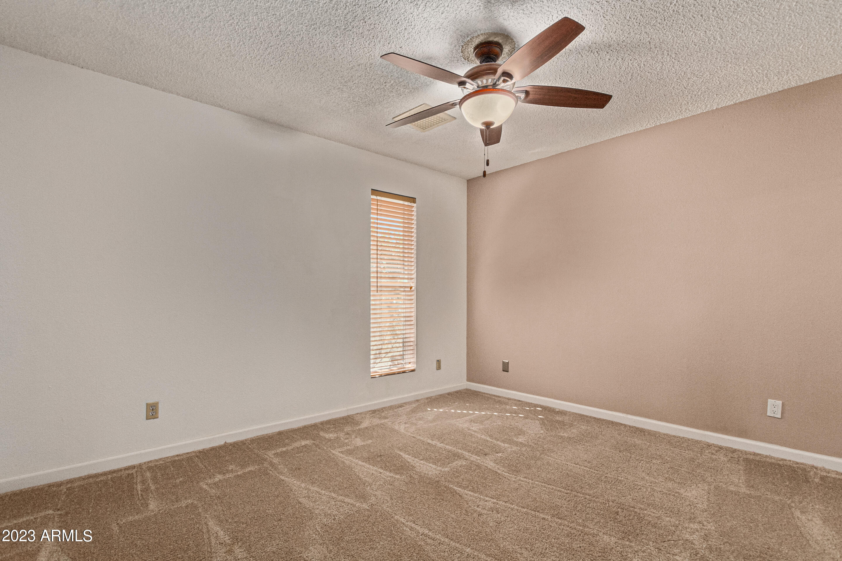 12615 N COLUMBINE Drive