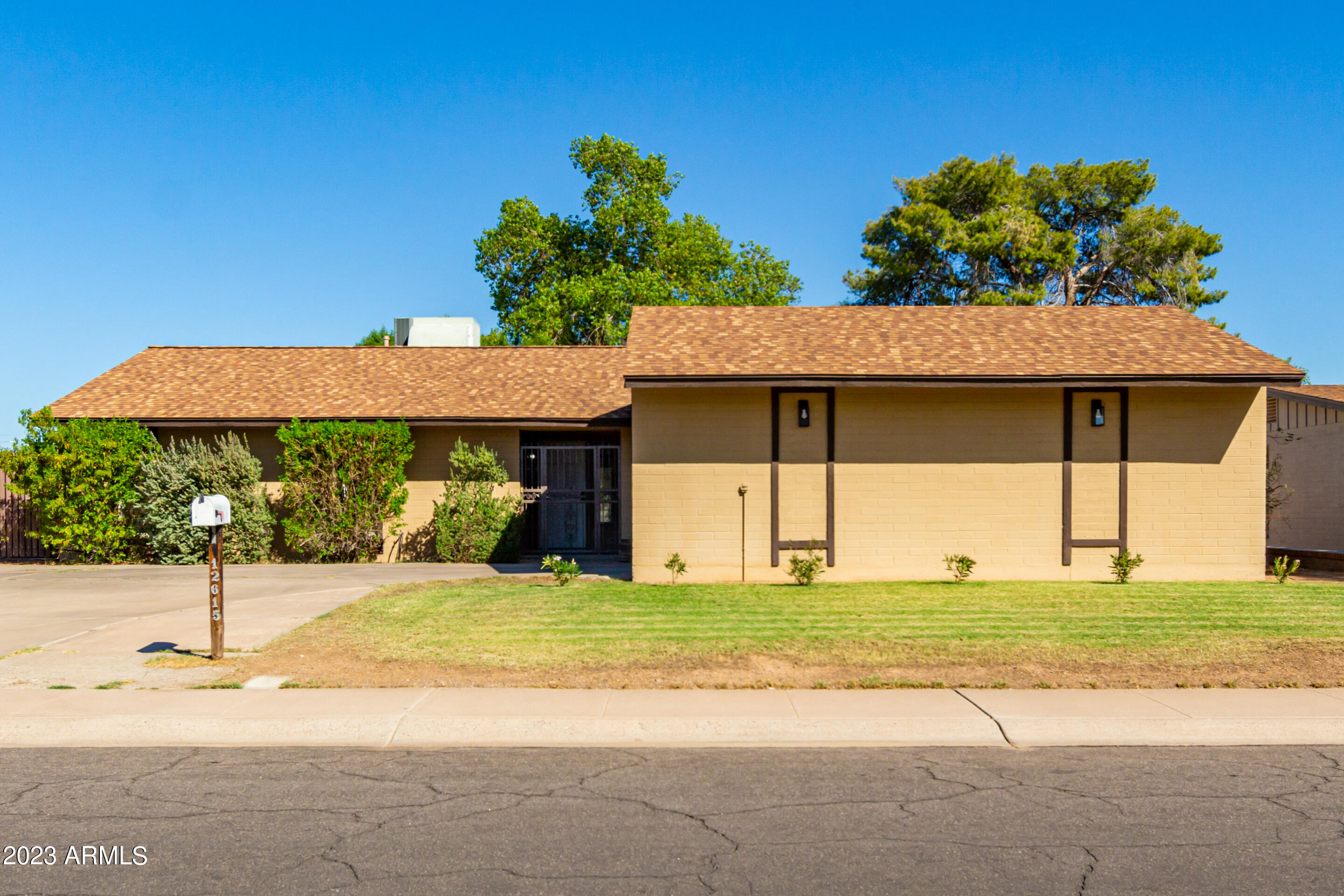 12615 N COLUMBINE Drive