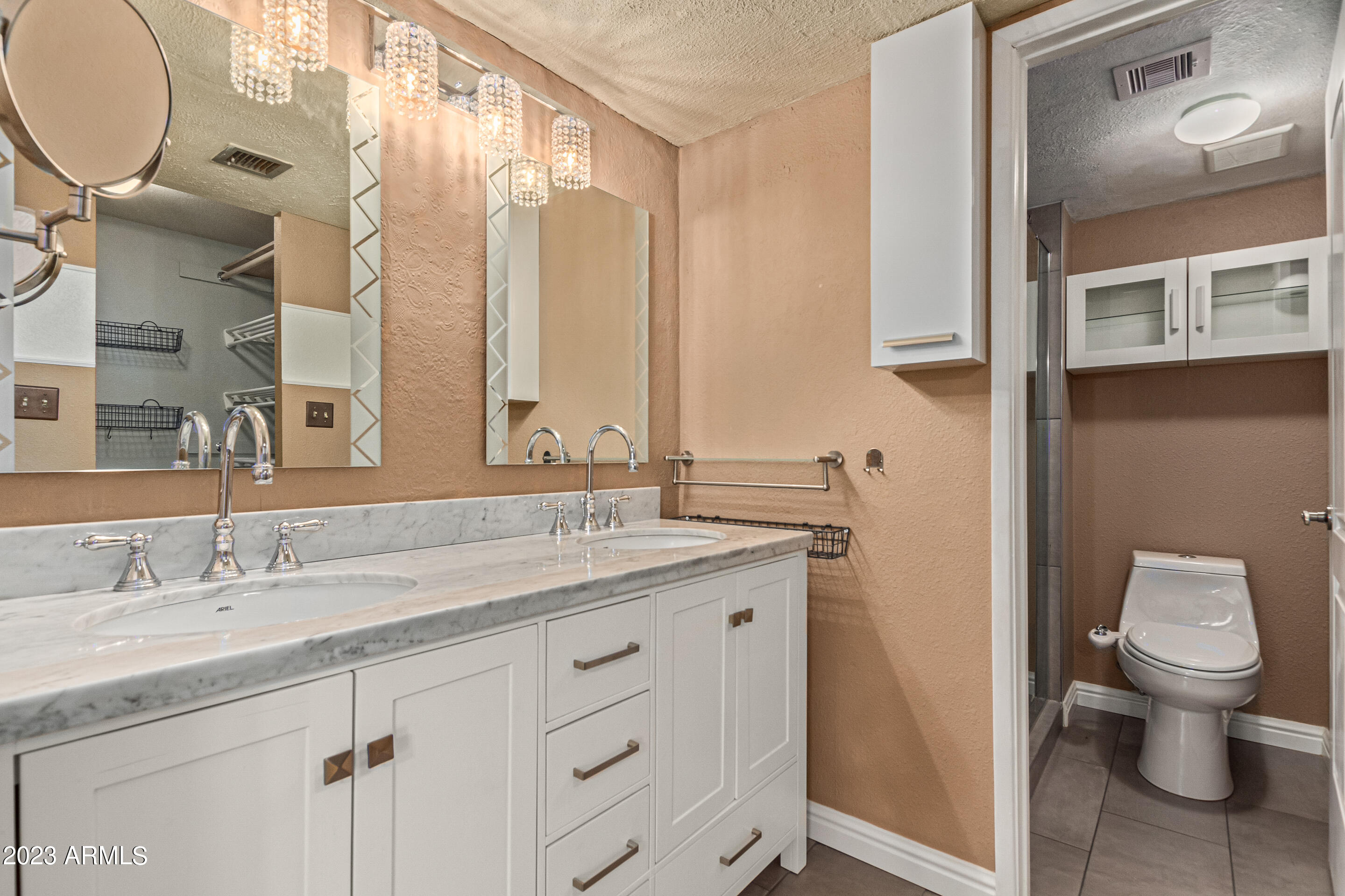 12615 N COLUMBINE Drive