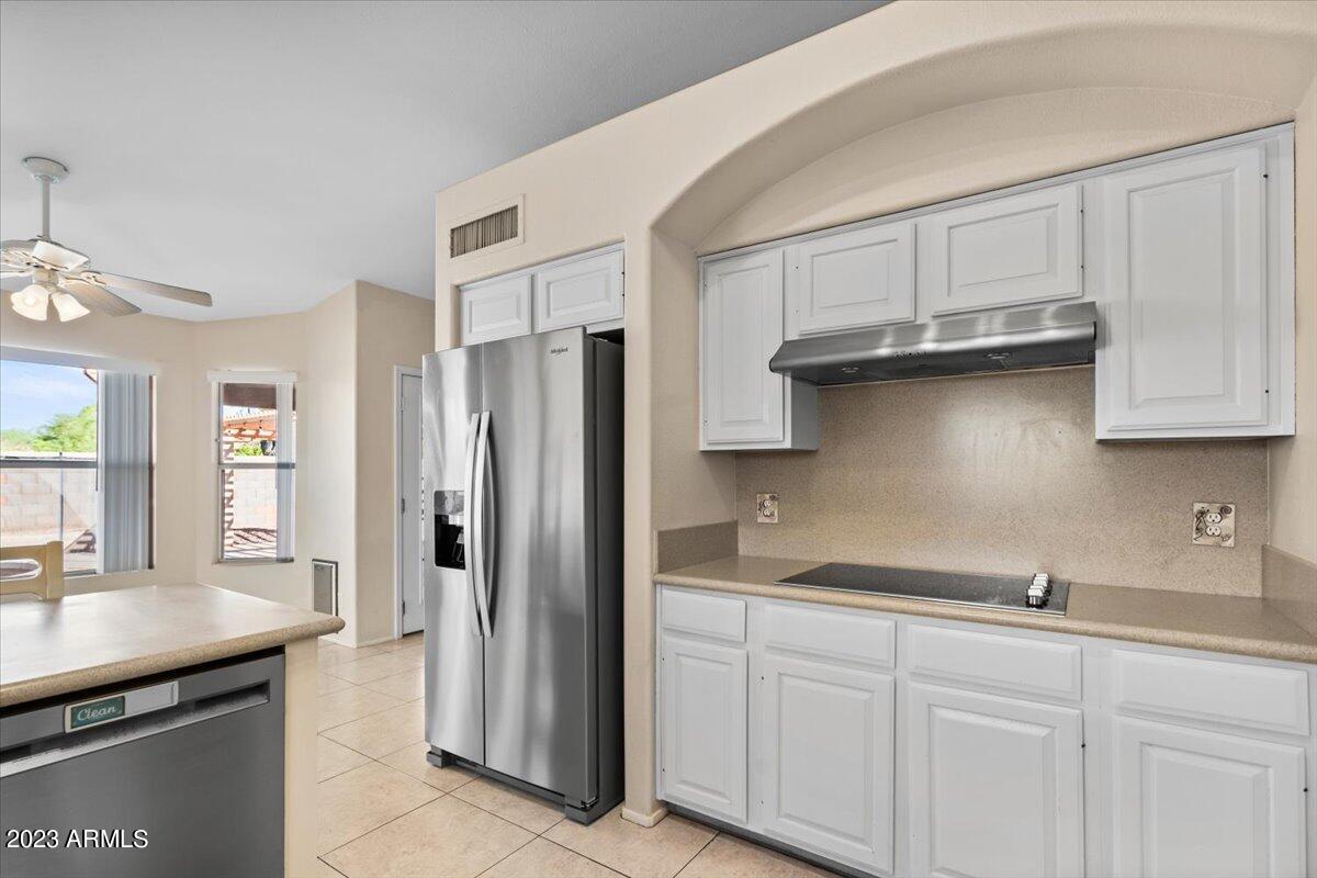 5744 E ESTRID Avenue