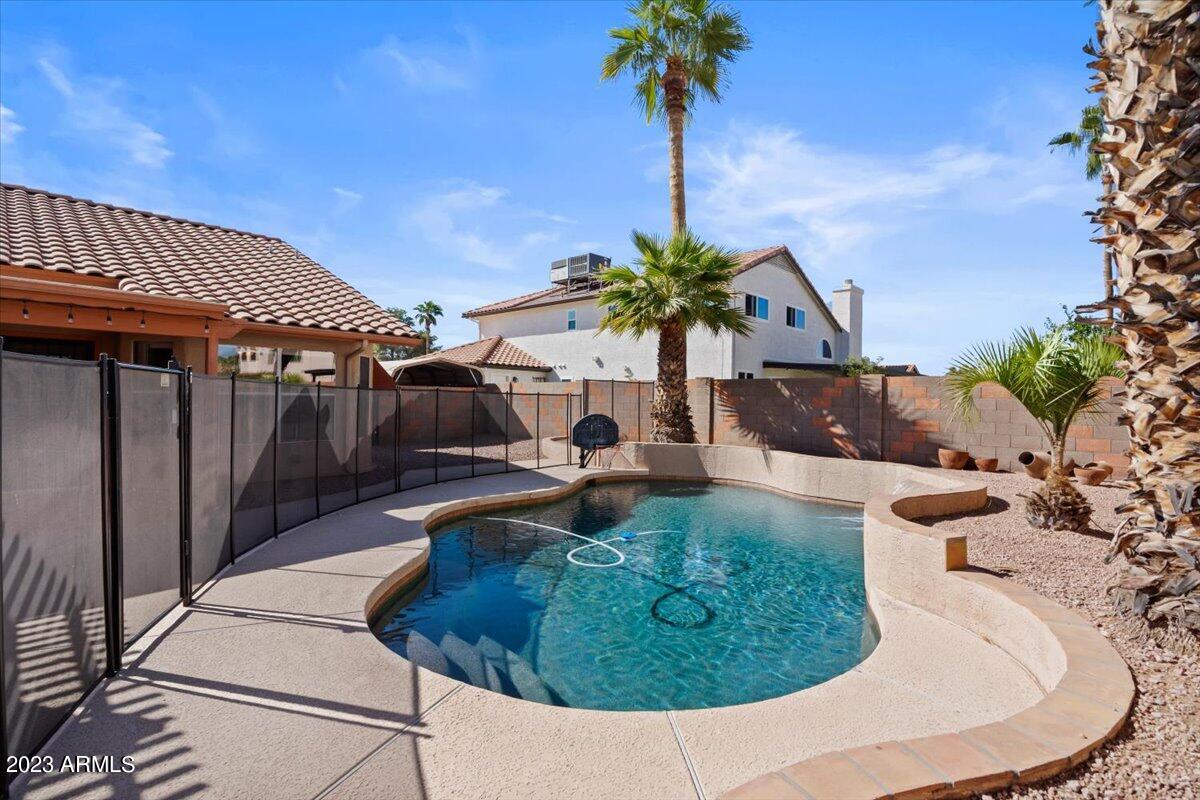 5744 E ESTRID Avenue