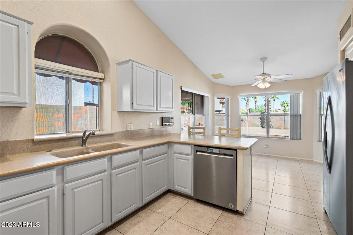 5744 E ESTRID Avenue