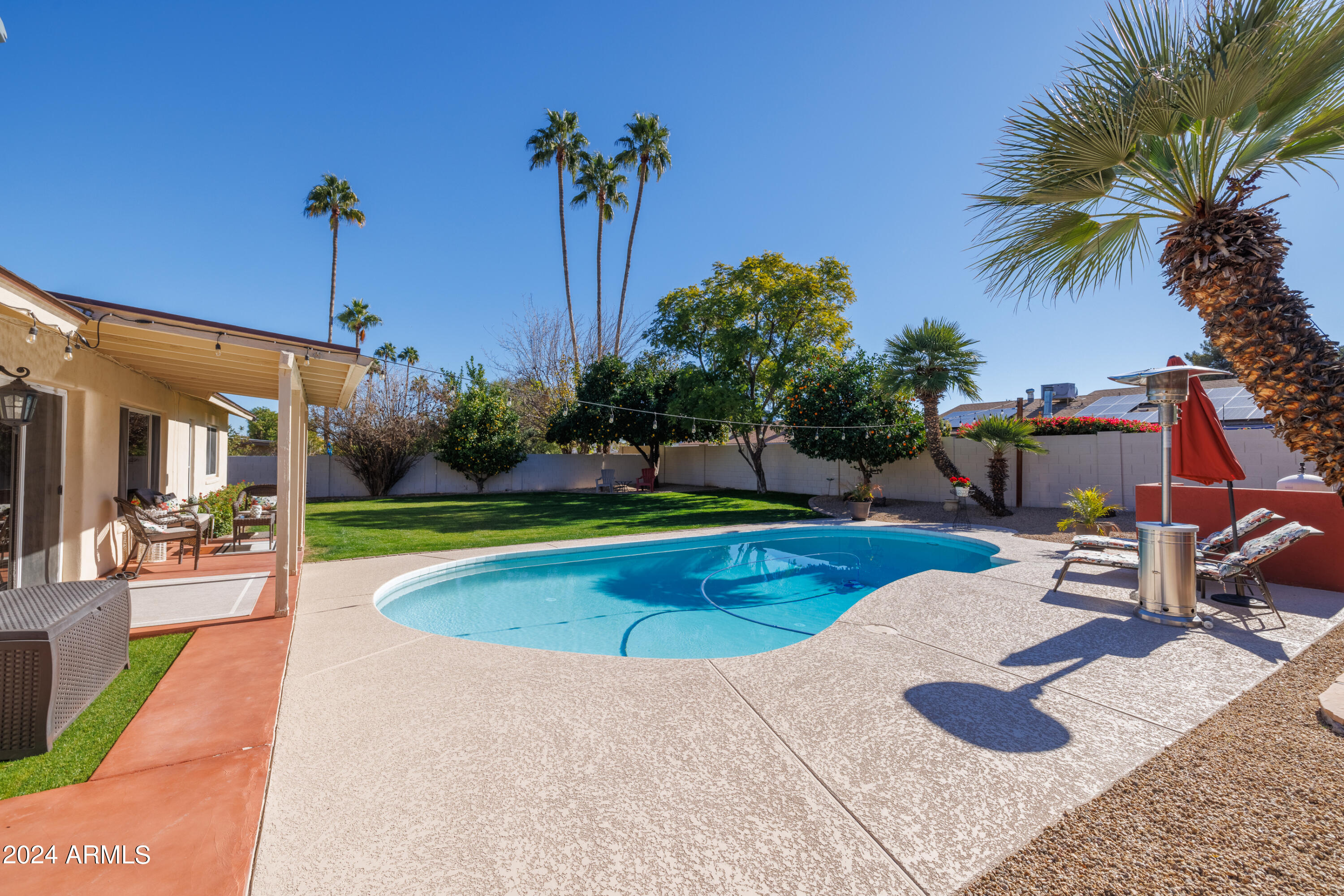 2647 E CHOLLA Street