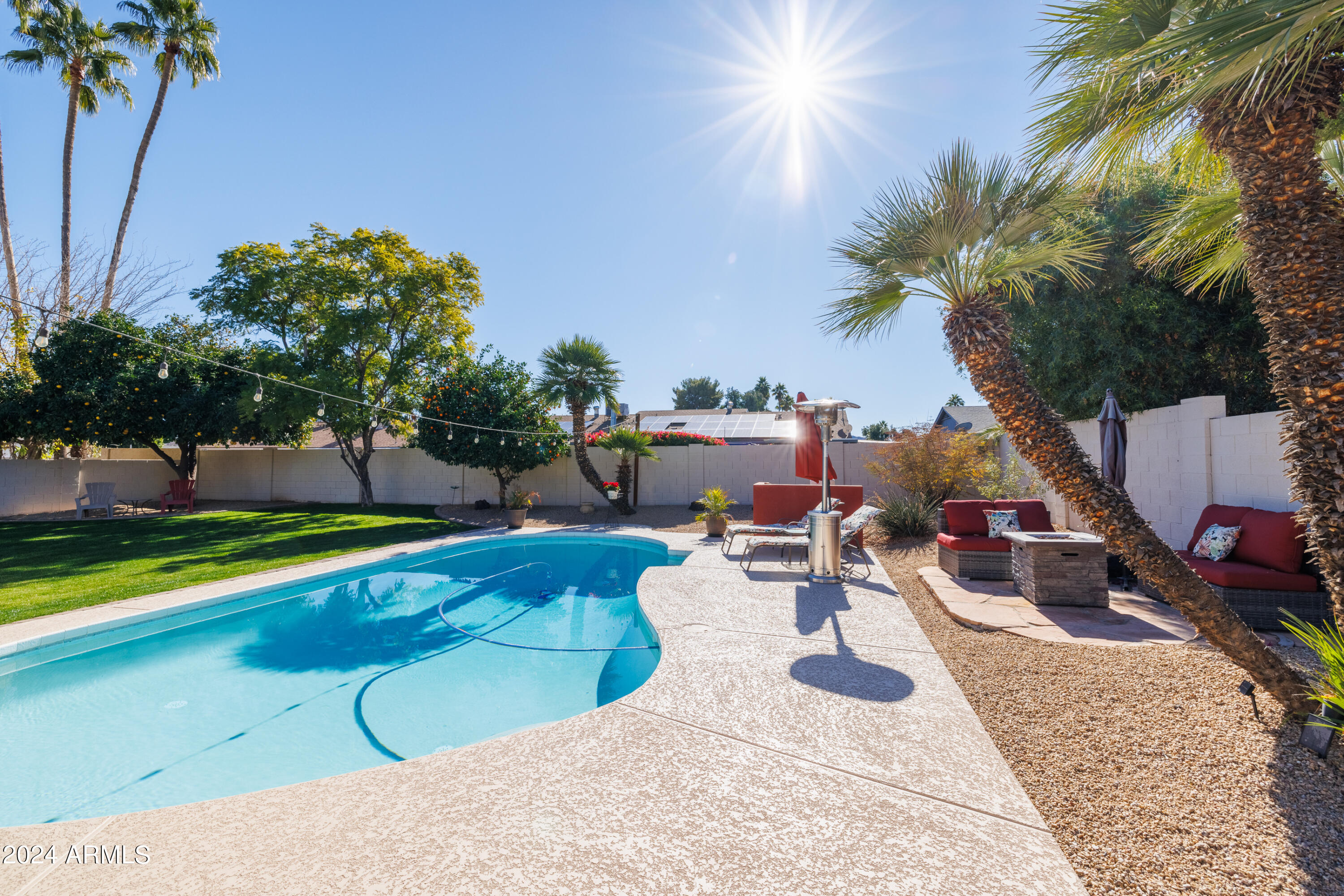 2647 E CHOLLA Street