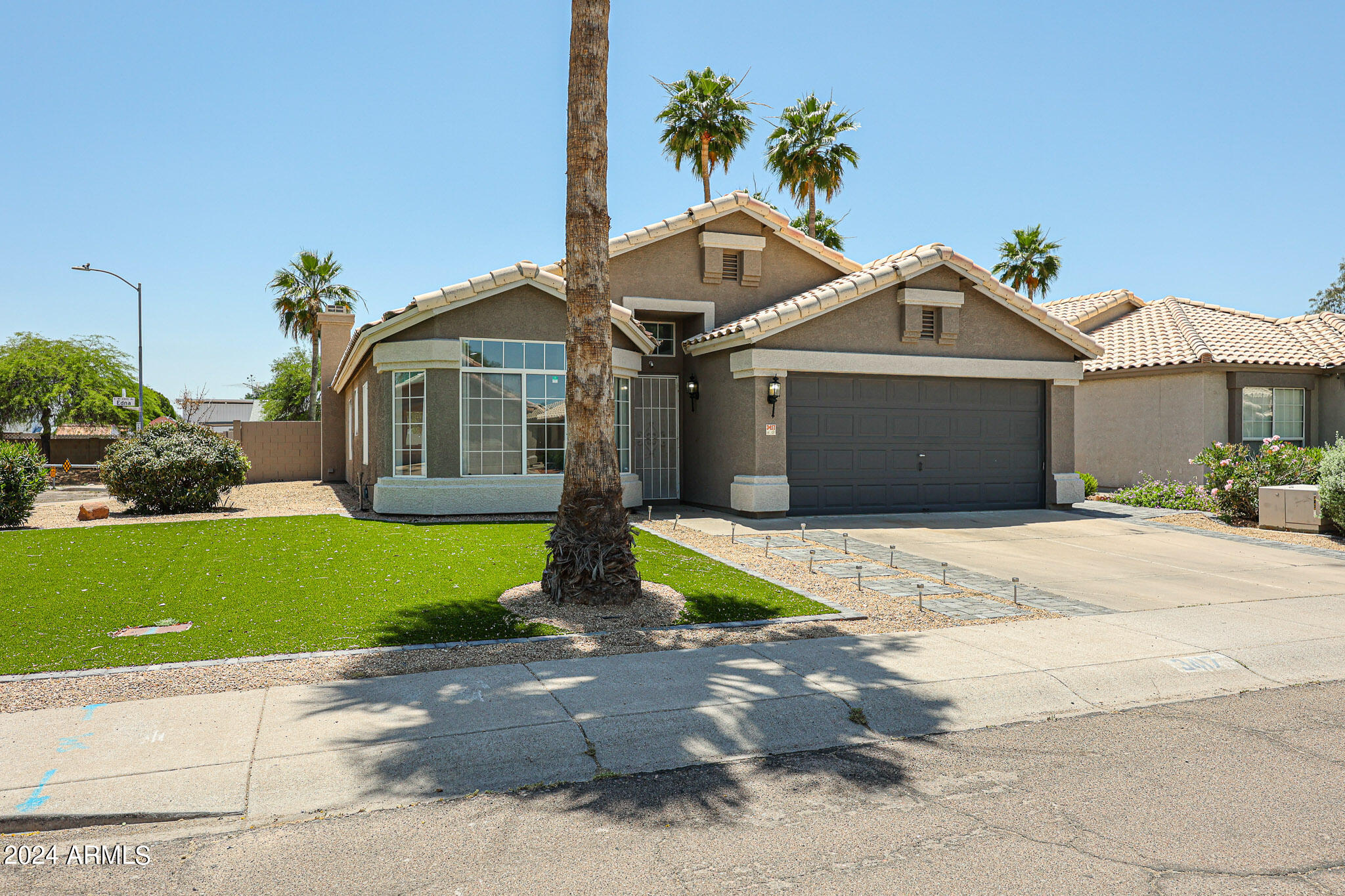 3417 E KELTON Lane
