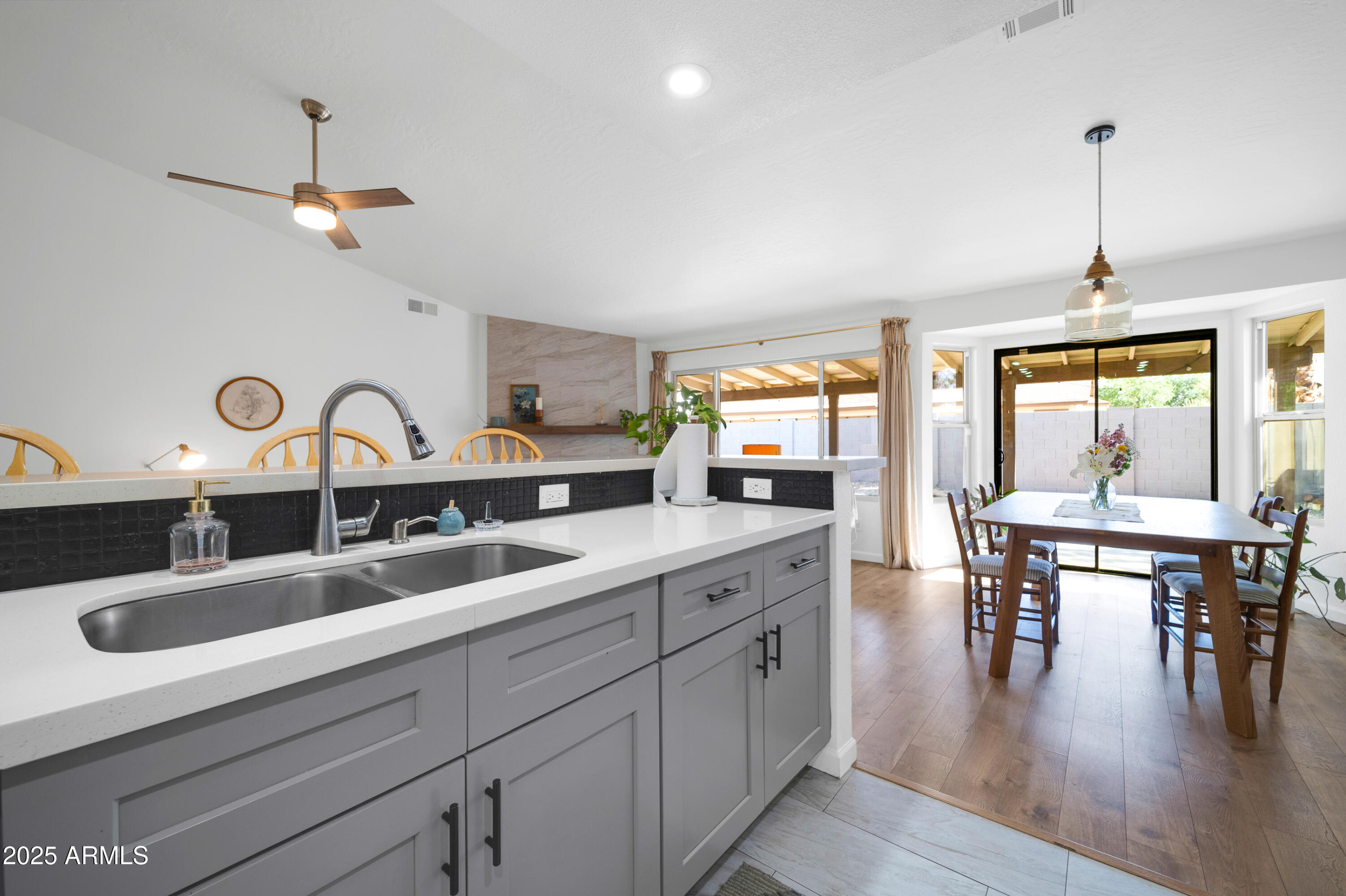 9127 W MAUNA LOA Lane