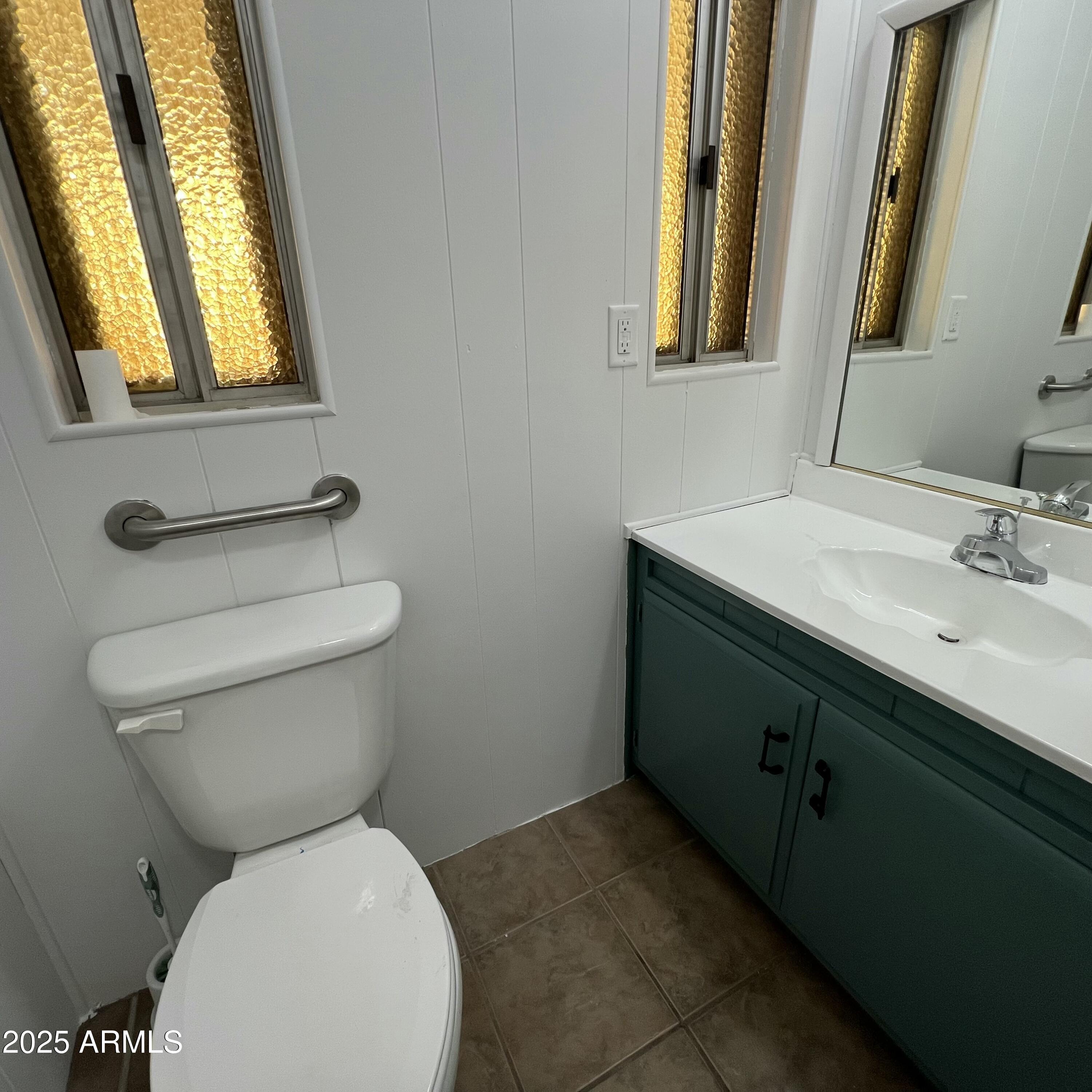 1538 E CAMPO BELLO Drive