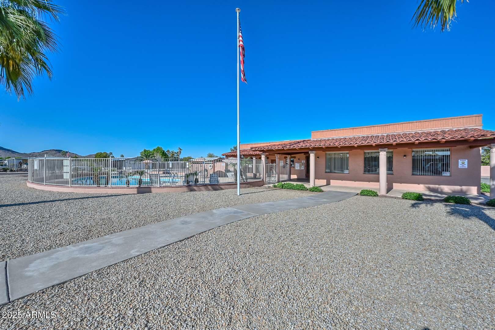 1538 E CAMPO BELLO Drive