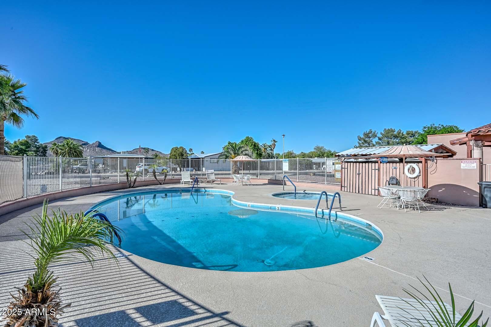 1538 E CAMPO BELLO Drive