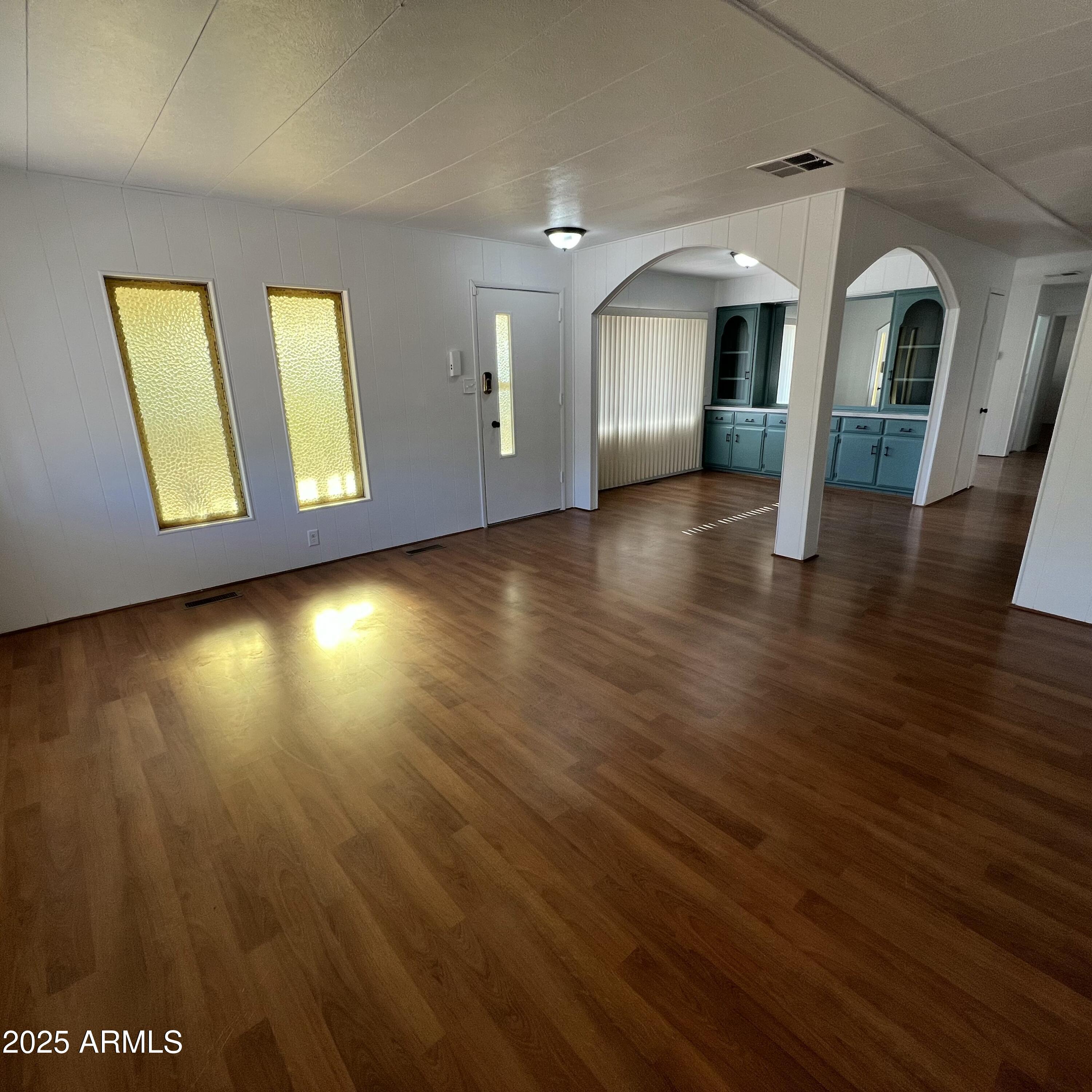 1538 E CAMPO BELLO Drive