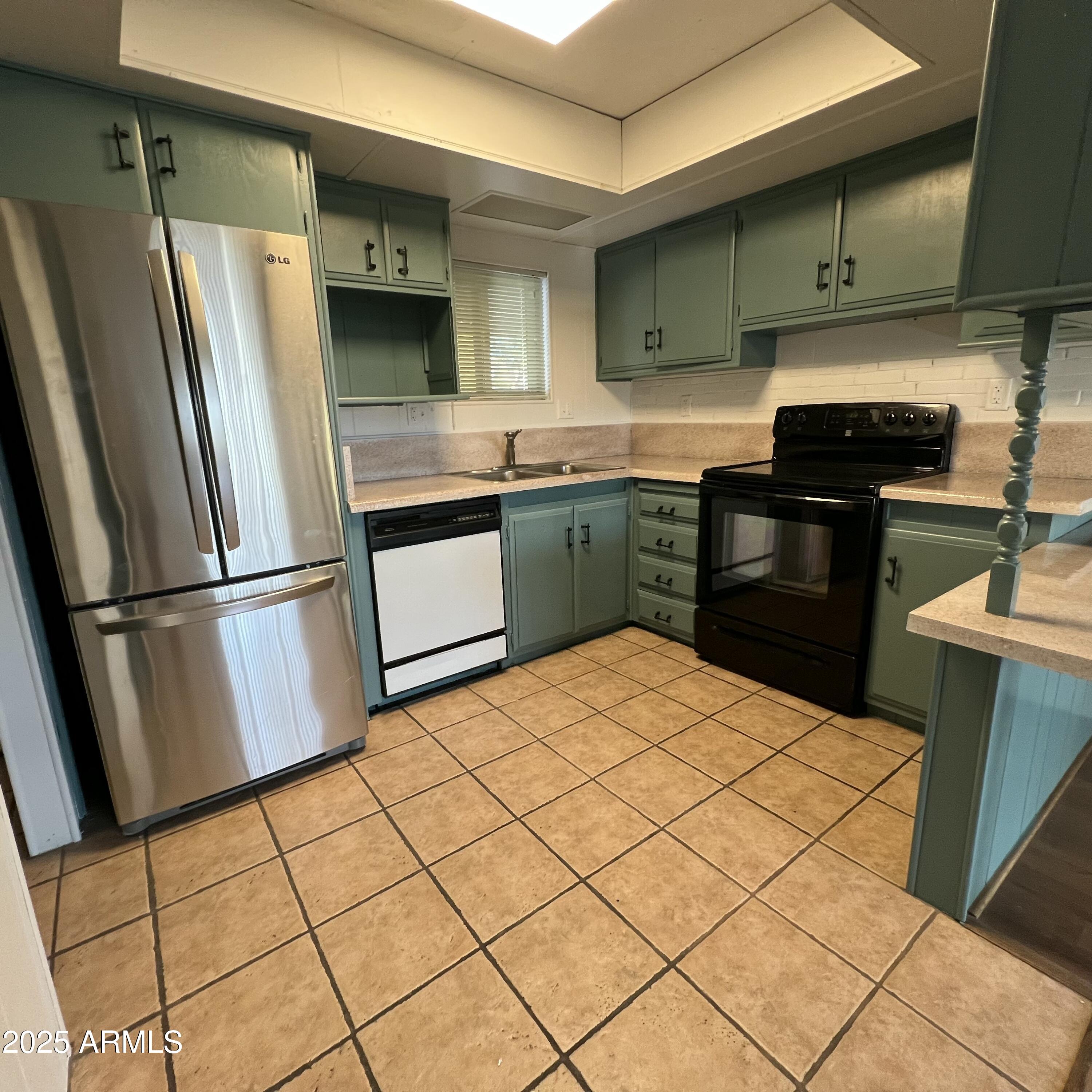 1538 E CAMPO BELLO Drive