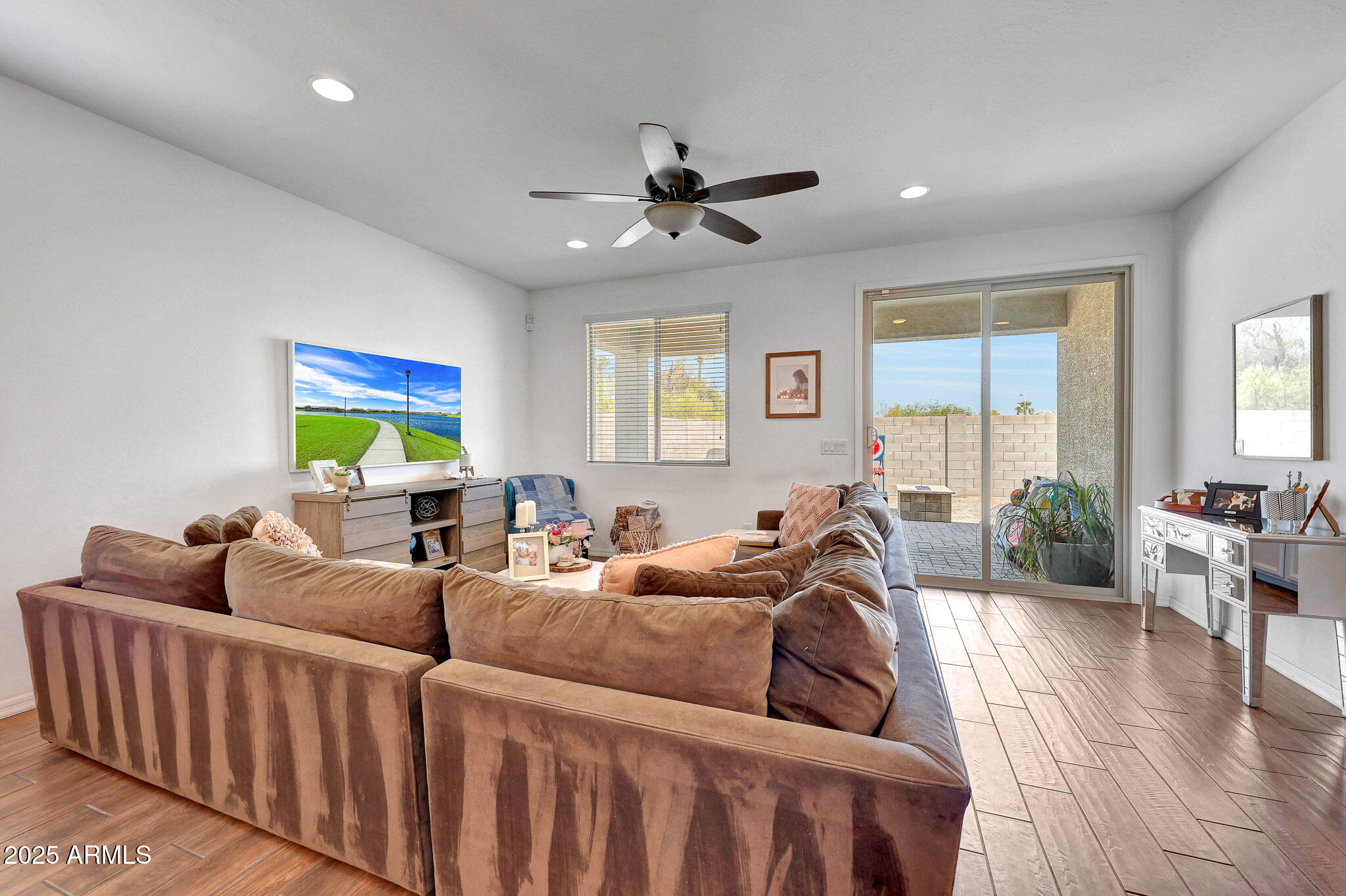 2306 E BRANHAM Lane