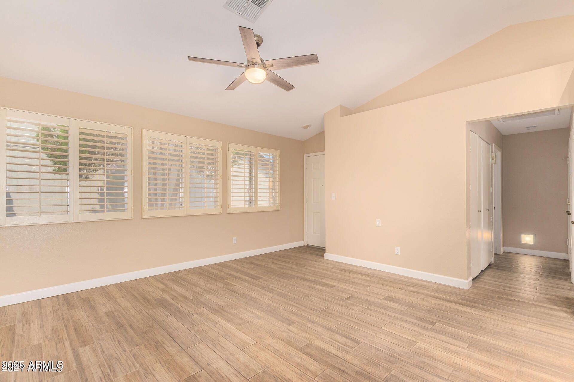 3013 E BLUEFIELD Avenue