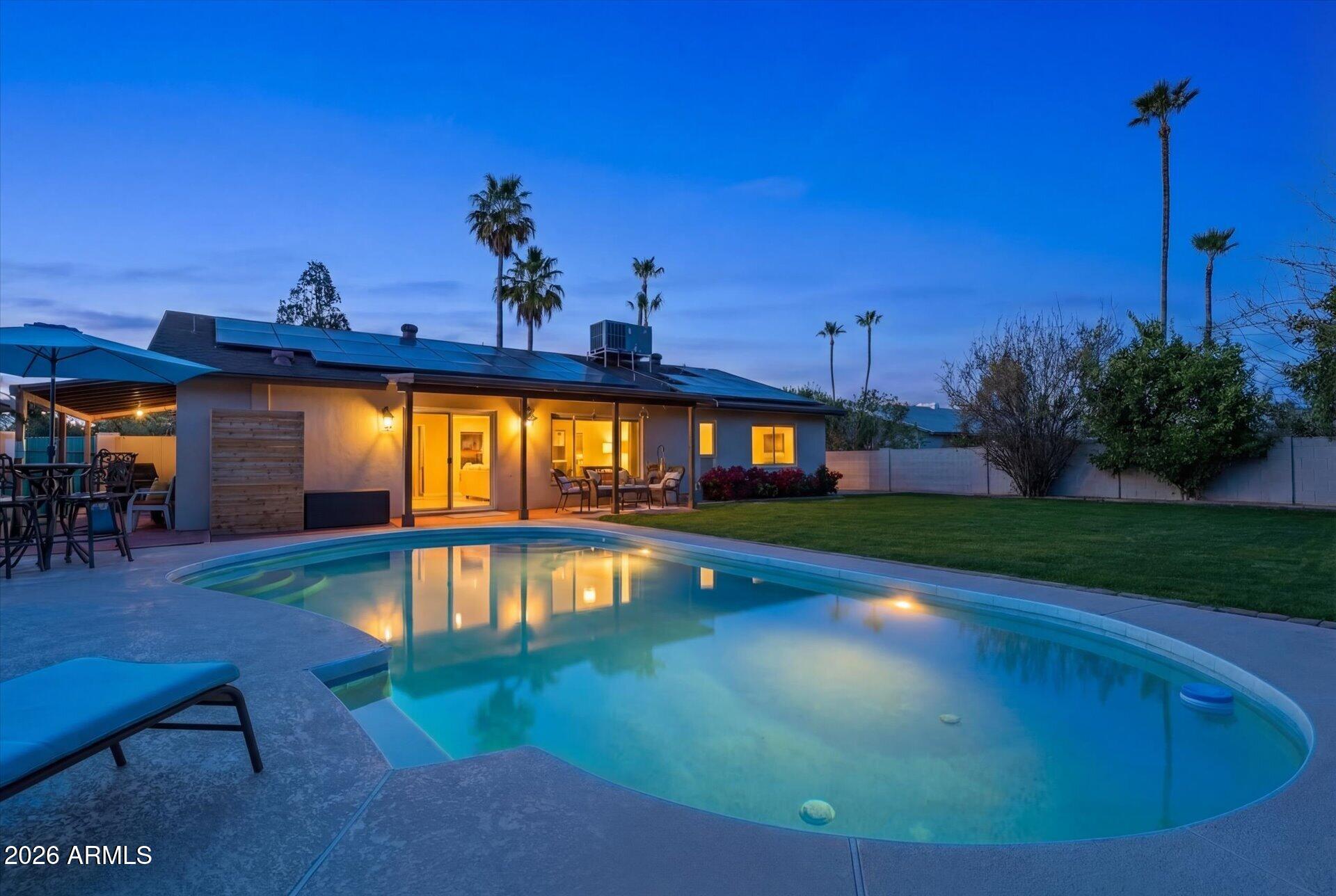 2647 E CHOLLA Street