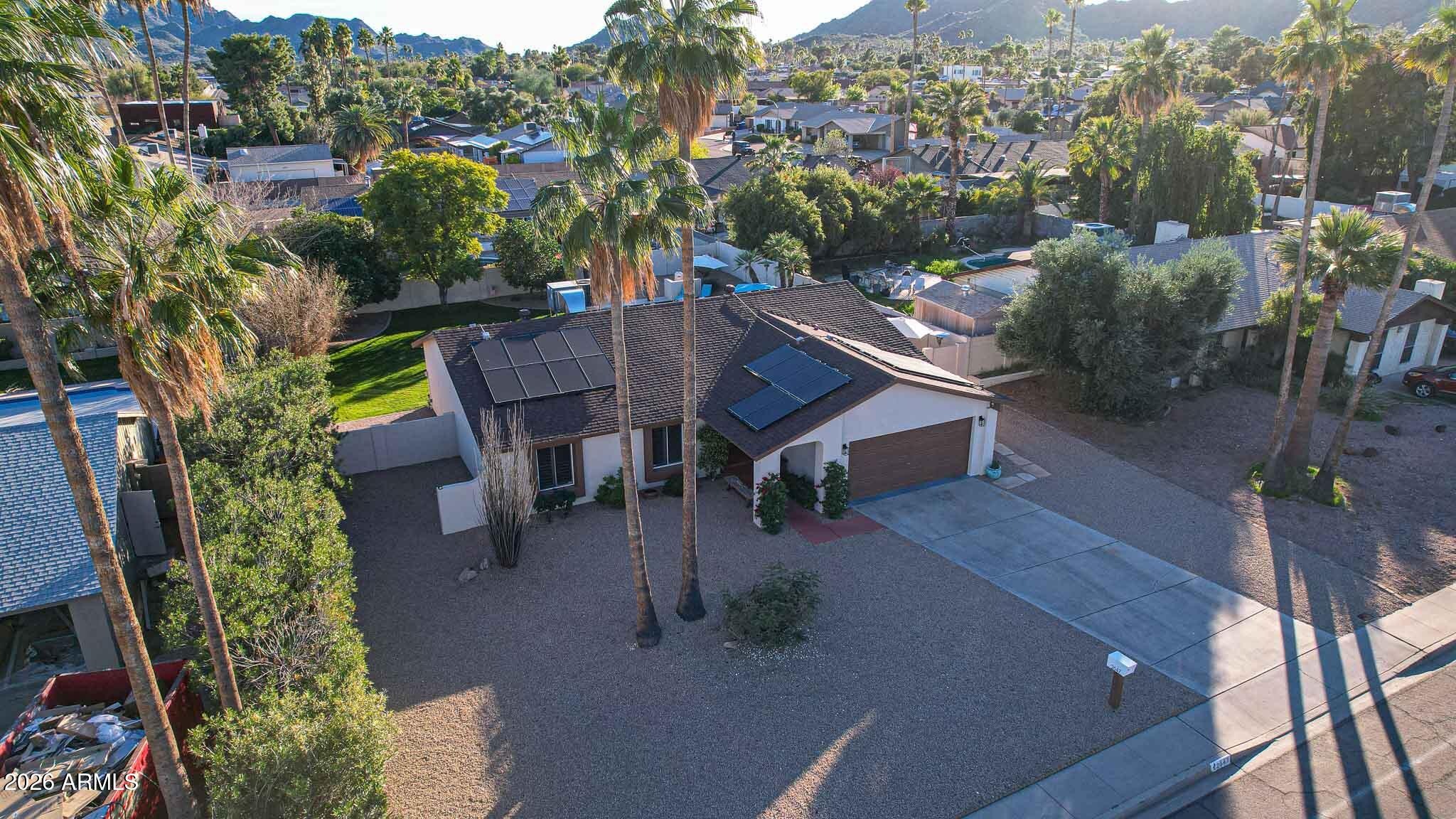 2647 E CHOLLA Street