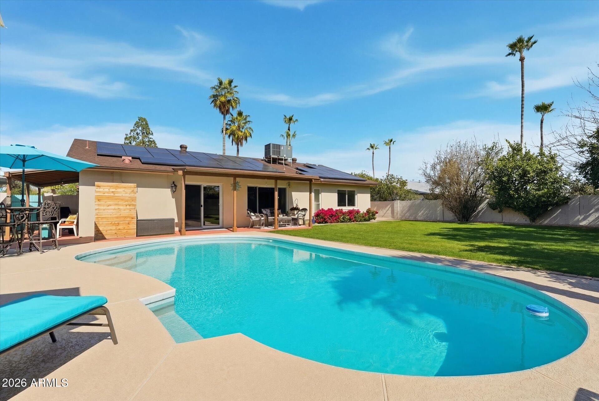 2647 E CHOLLA Street