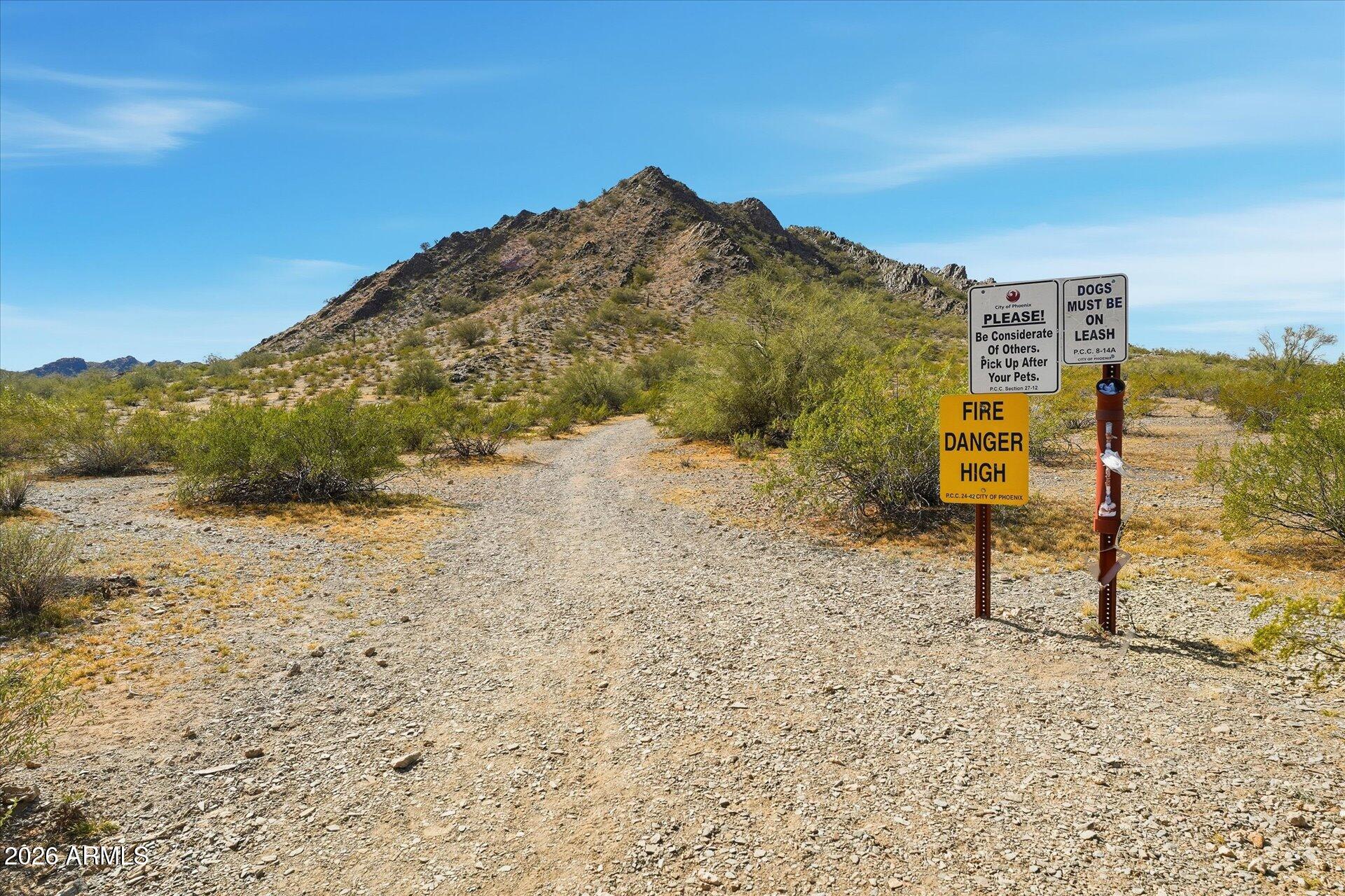 2647 E CHOLLA Street