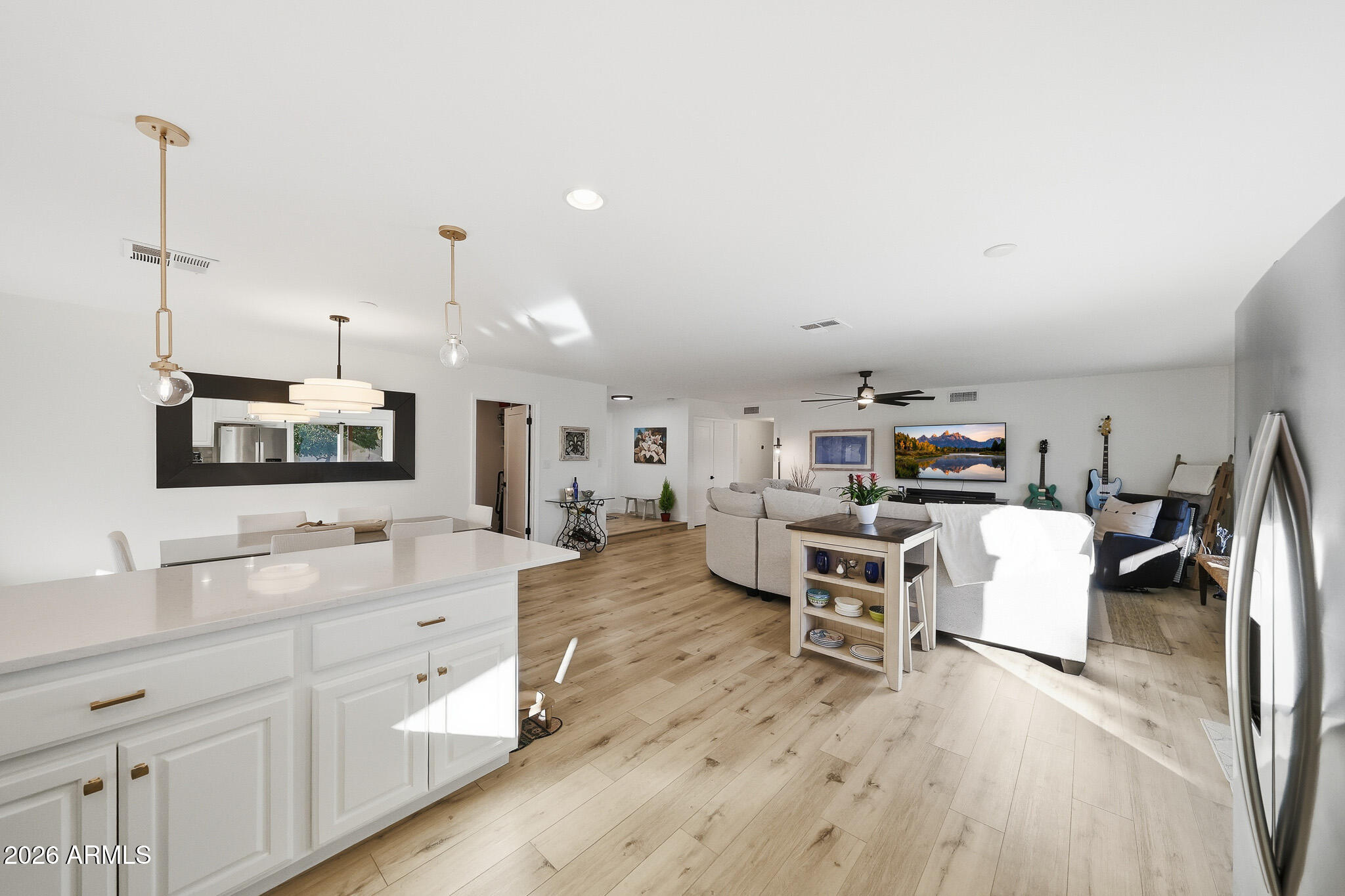 2647 E CHOLLA Street