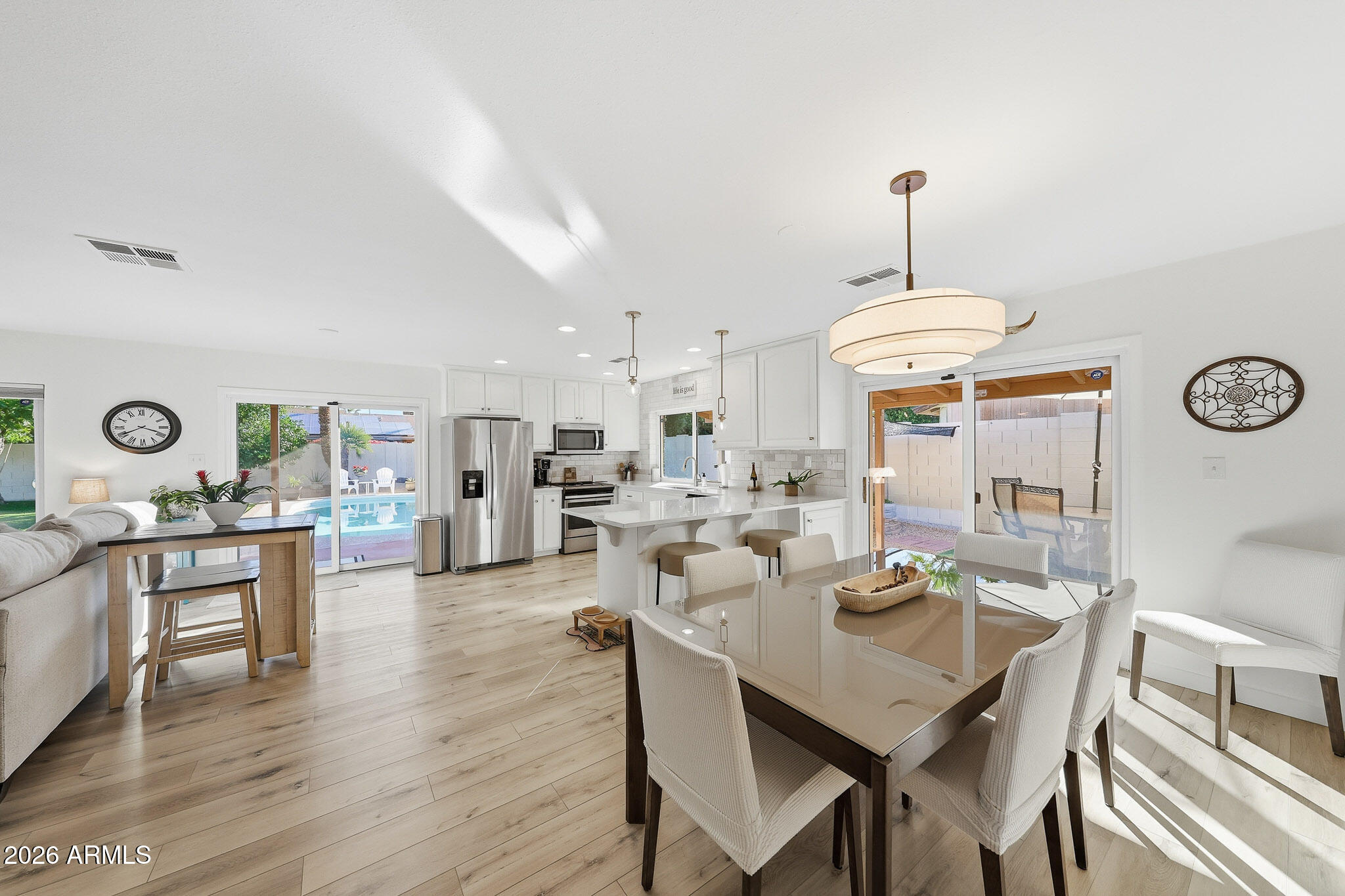 2647 E CHOLLA Street