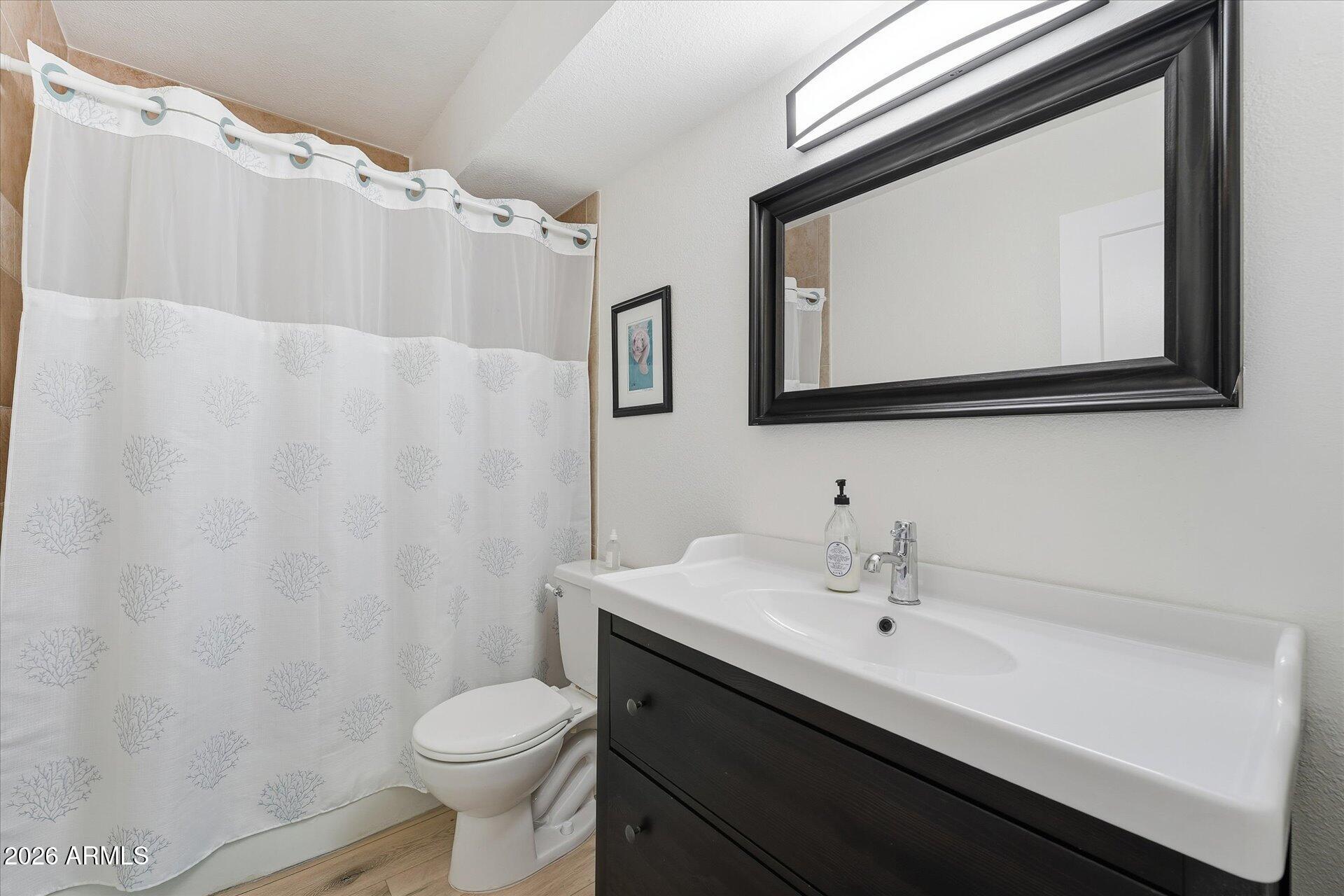 2647 E CHOLLA Street