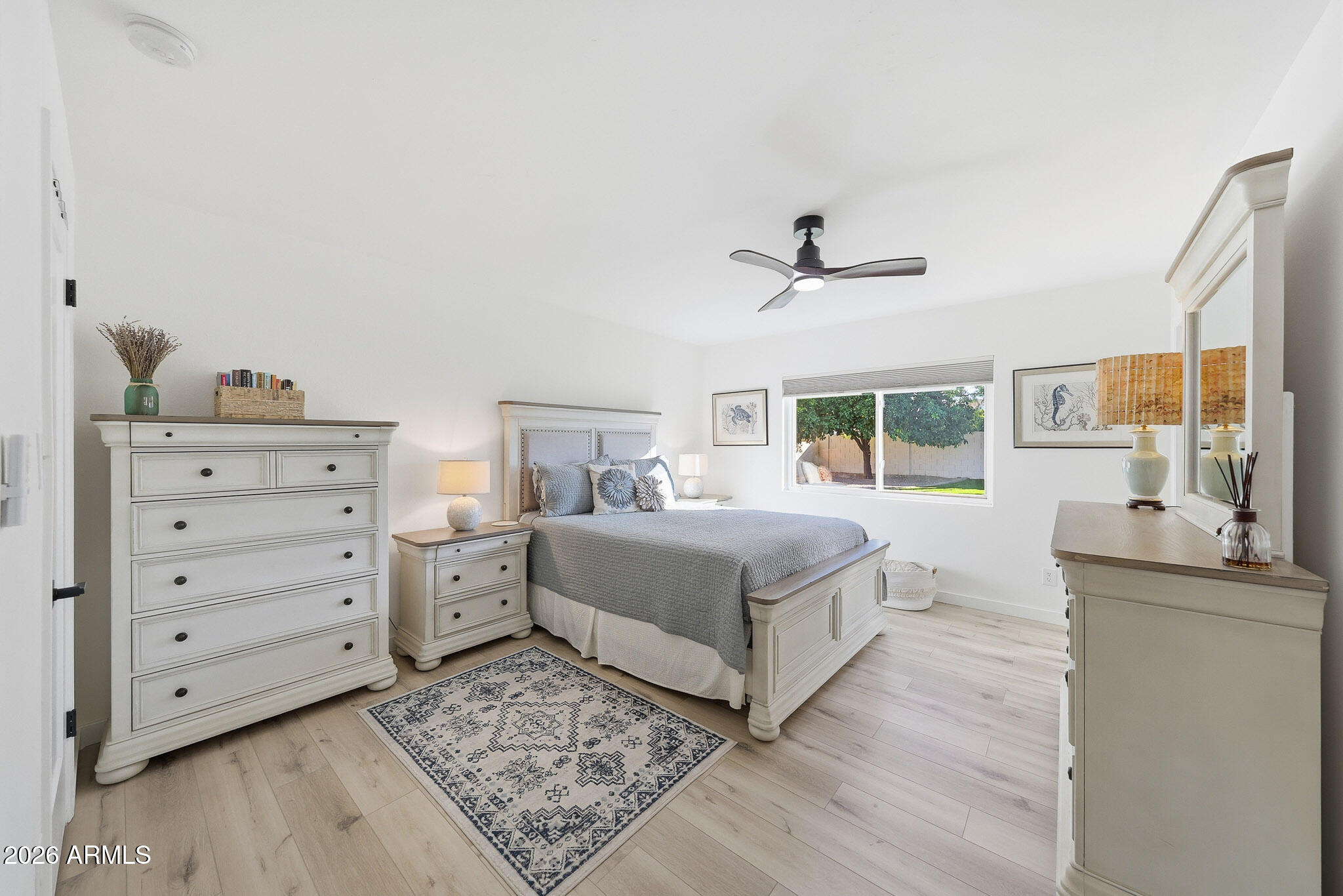 2647 E CHOLLA Street